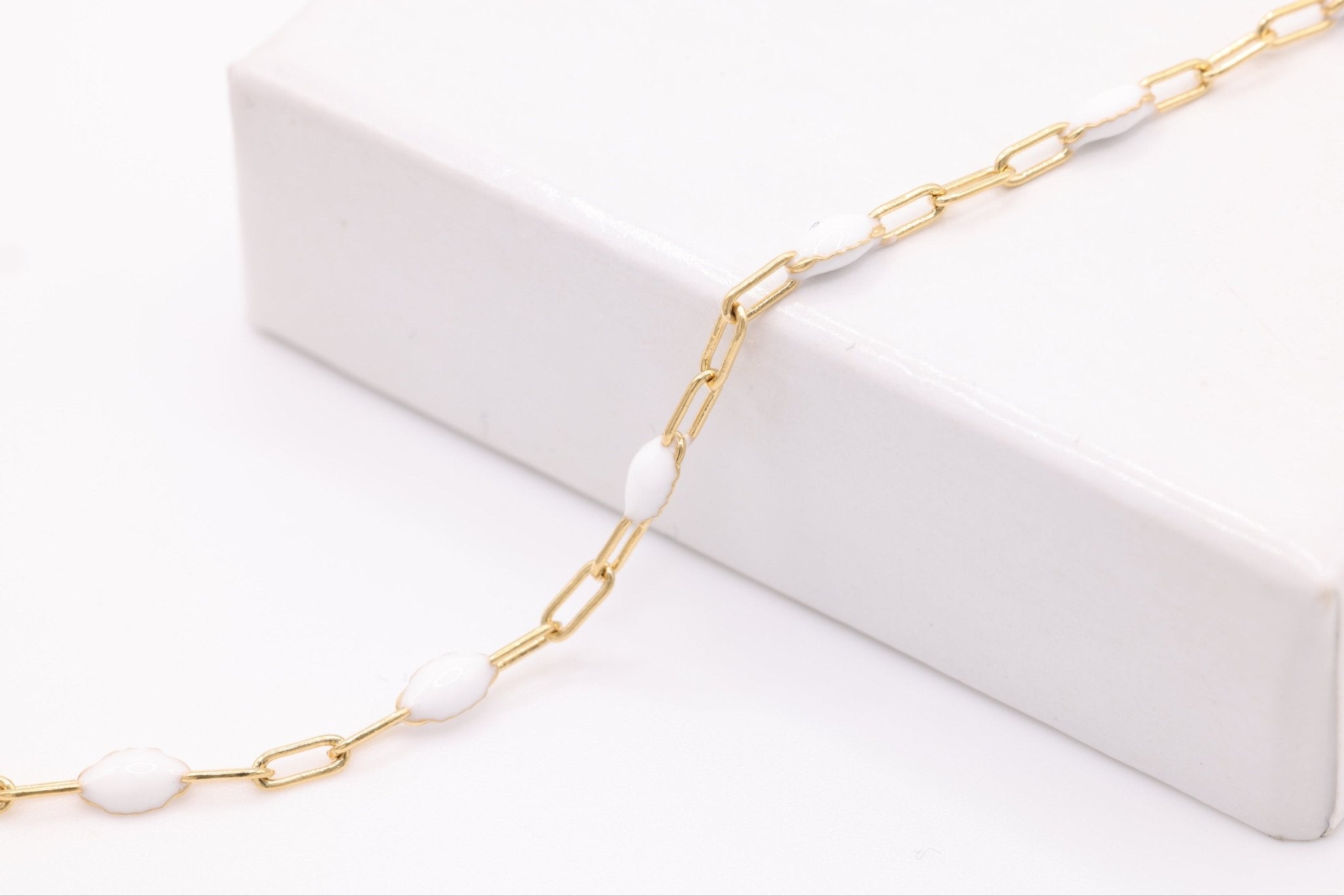 1.5mm x 3.5mm Paperclip White Enamel Chain, 14/20 Gold - Filled, Enamel Color Unfinished Chain Permanent Jewelry - HarperCrown