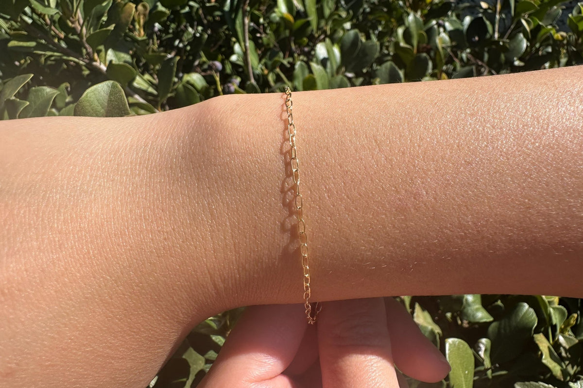 1.6mm x 3.5mm Elongated Paperclip Chain, 14/20 Gold-Filled, Wholesale, Pay Per Foot, Jewelry Making Chain - HarperCrown