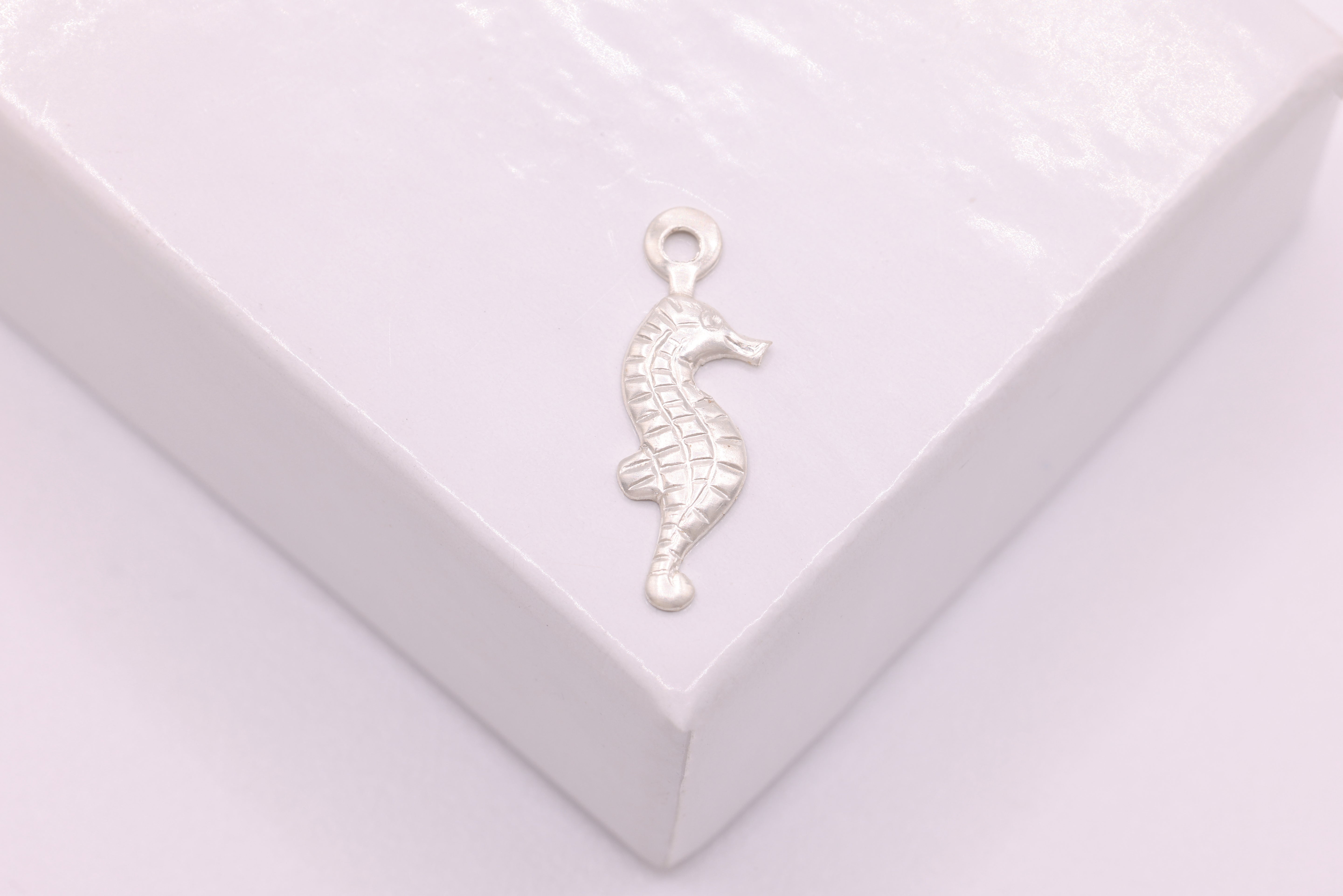 Sterling Silver Wholesale Seahorse Charm Pendant, Silver Seahorse Charm, Sea horse Charm, 925 Silver Seahorse, Sea Life Jewelry Component Finding