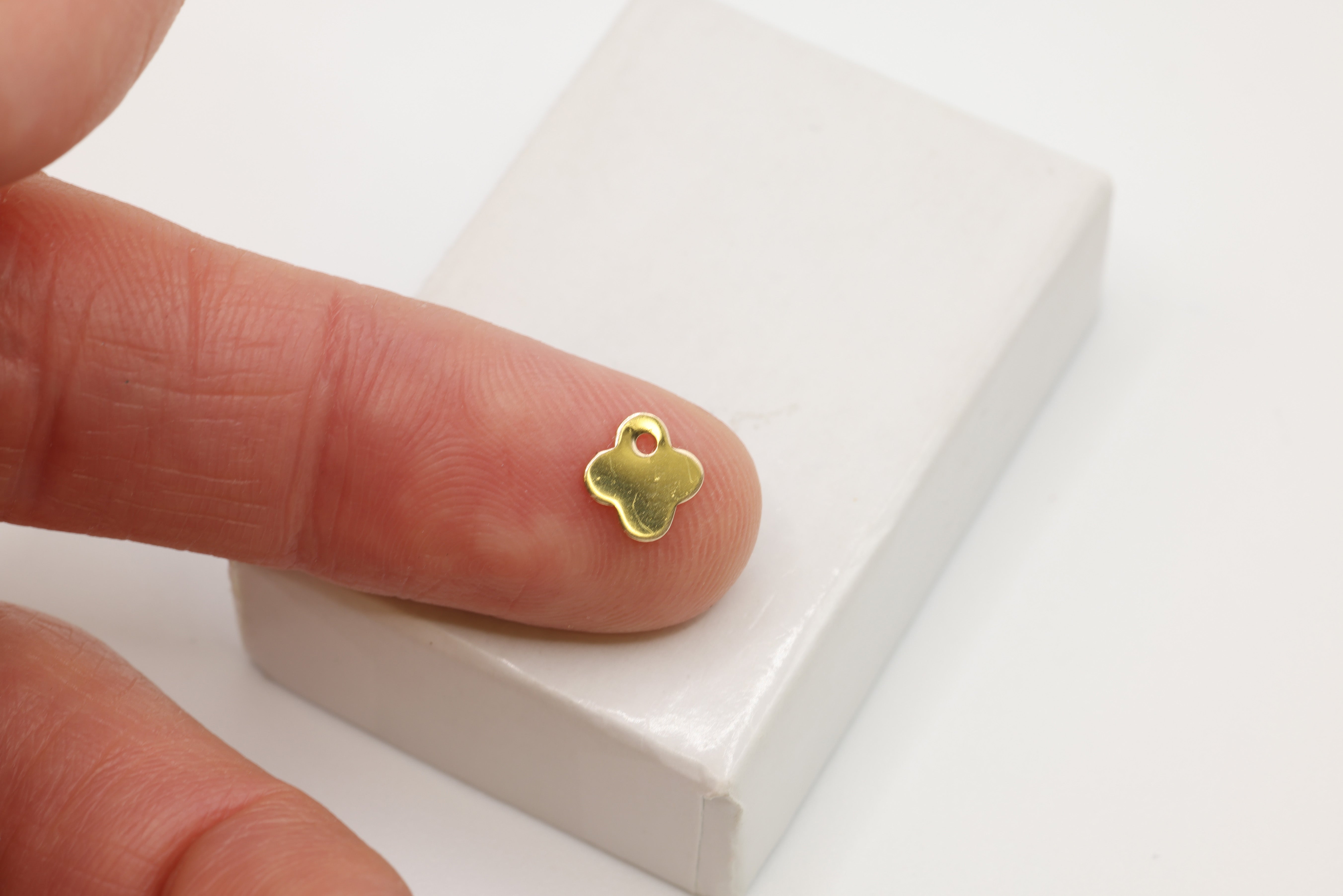 Quatrefoil Four Leaf Clover Charm, Wholesale, 14/20 Gold-Filled, 8mm x 8mm, Jewelry Making Charm