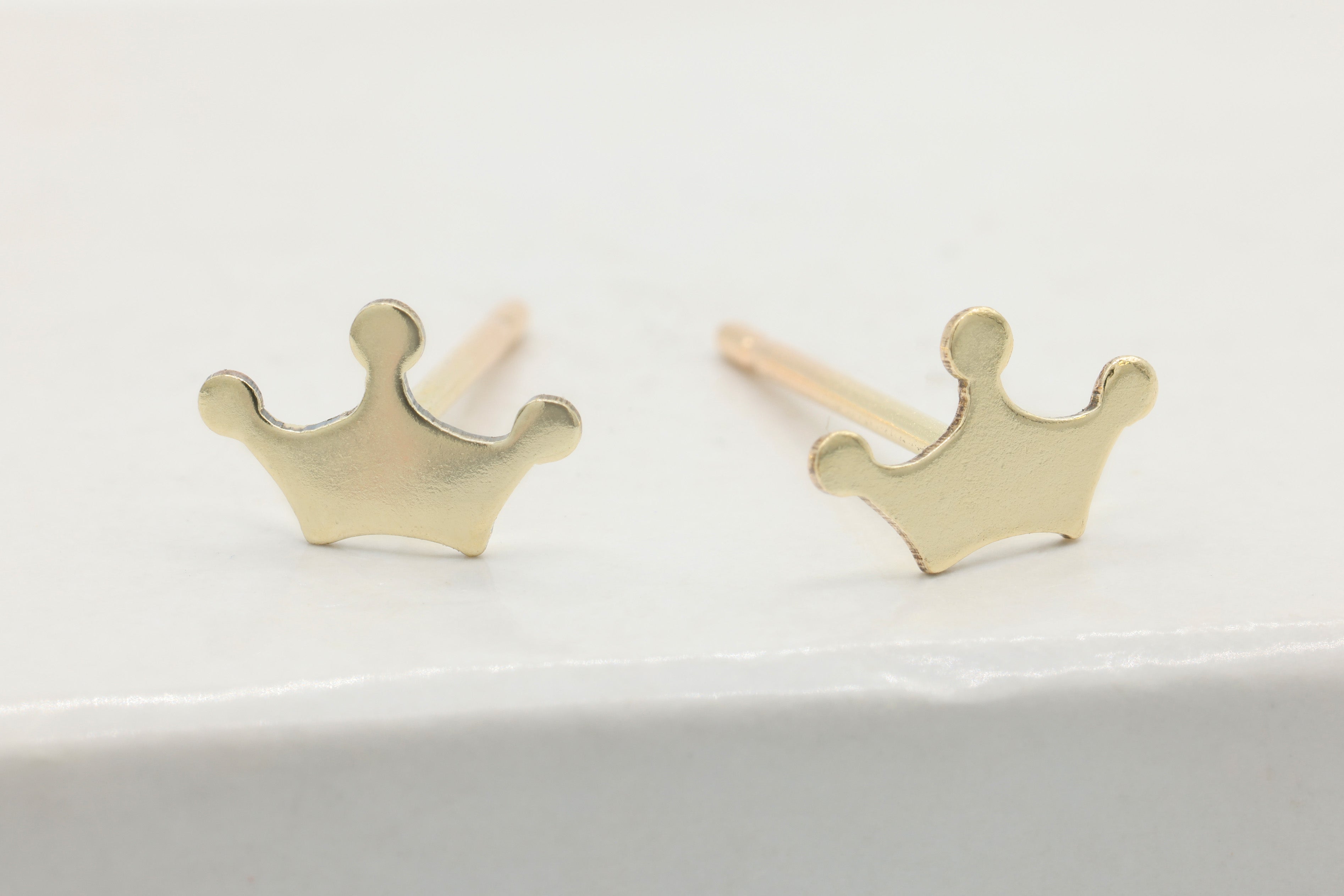 Crown Stud Earring, 14/20 Gold-Filled, 8mm x 5mm, Wholesale, Royal Crown Jewelry Earrings