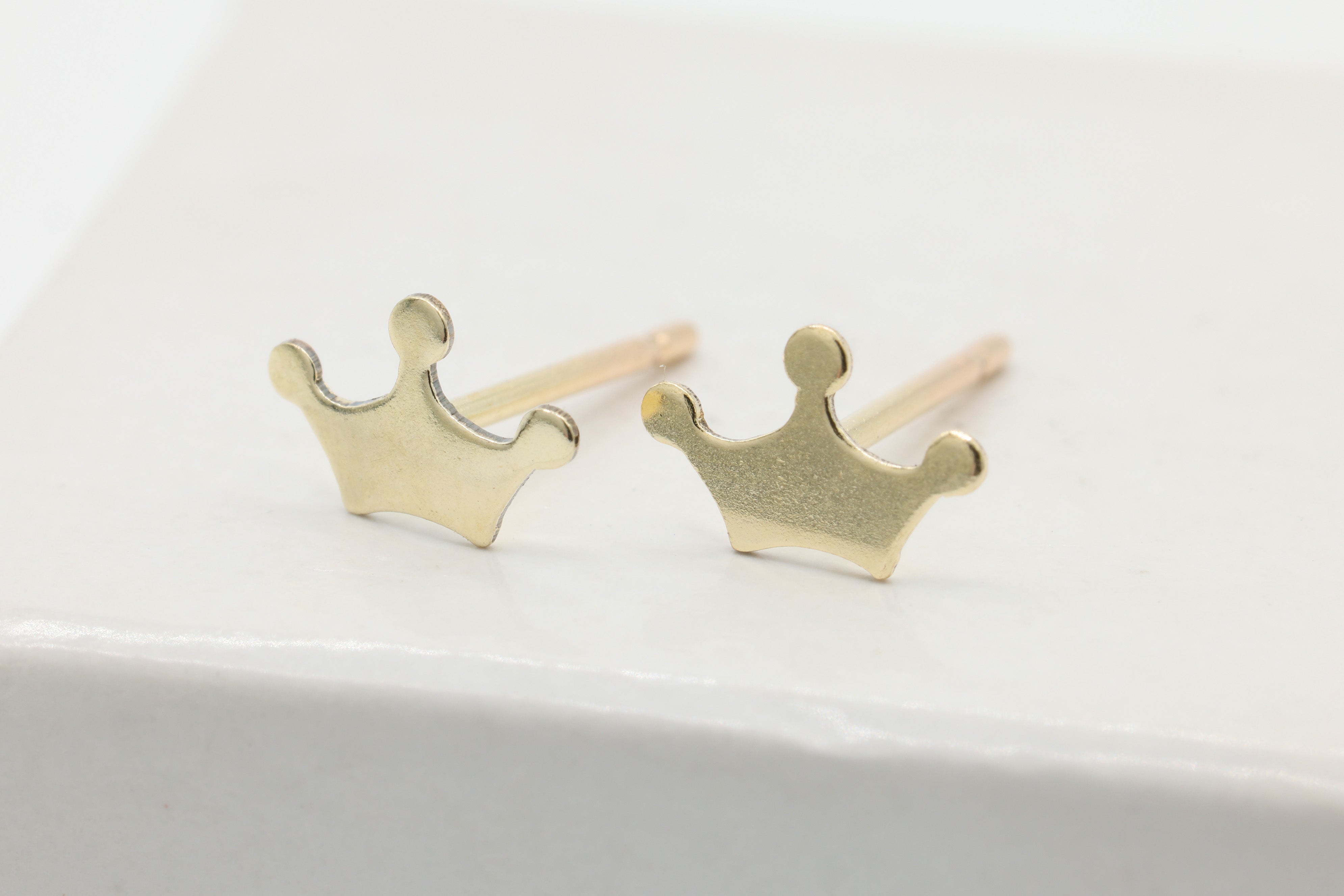 Crown Stud Earring, 14/20 Gold-Filled, 8mm x 5mm, Wholesale, Royal Crown Jewelry Earrings