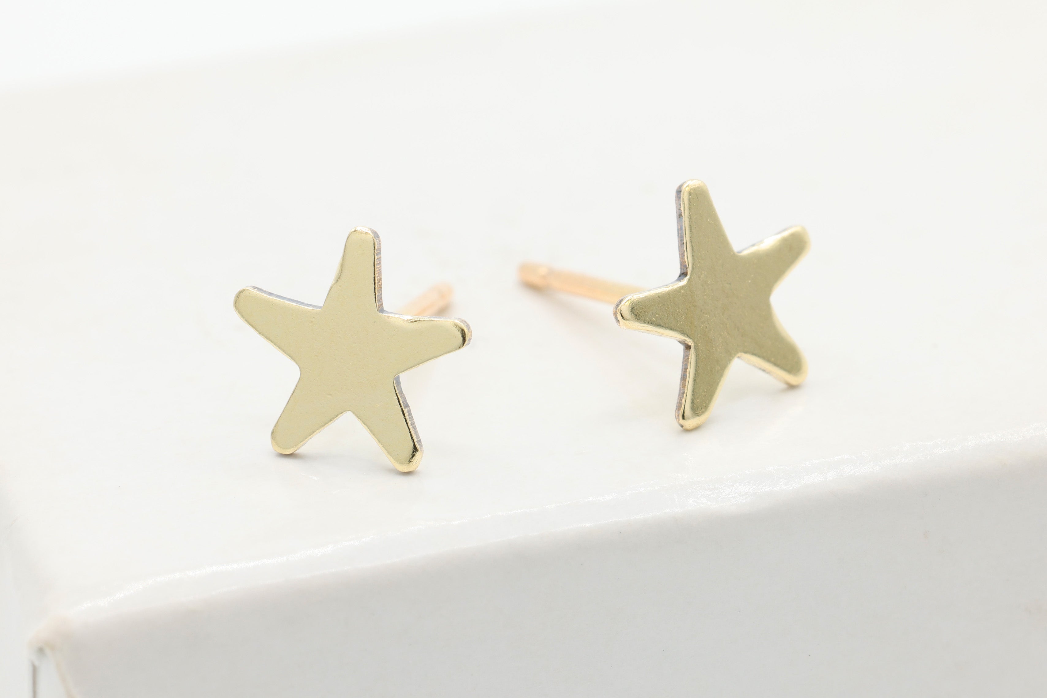 Star Stud Earring, 14/20 Gold-Filled, 8mm x 8mm, Wholesale, Celestial Shooting Star Dainty Minimalist Jewelry Earrings
