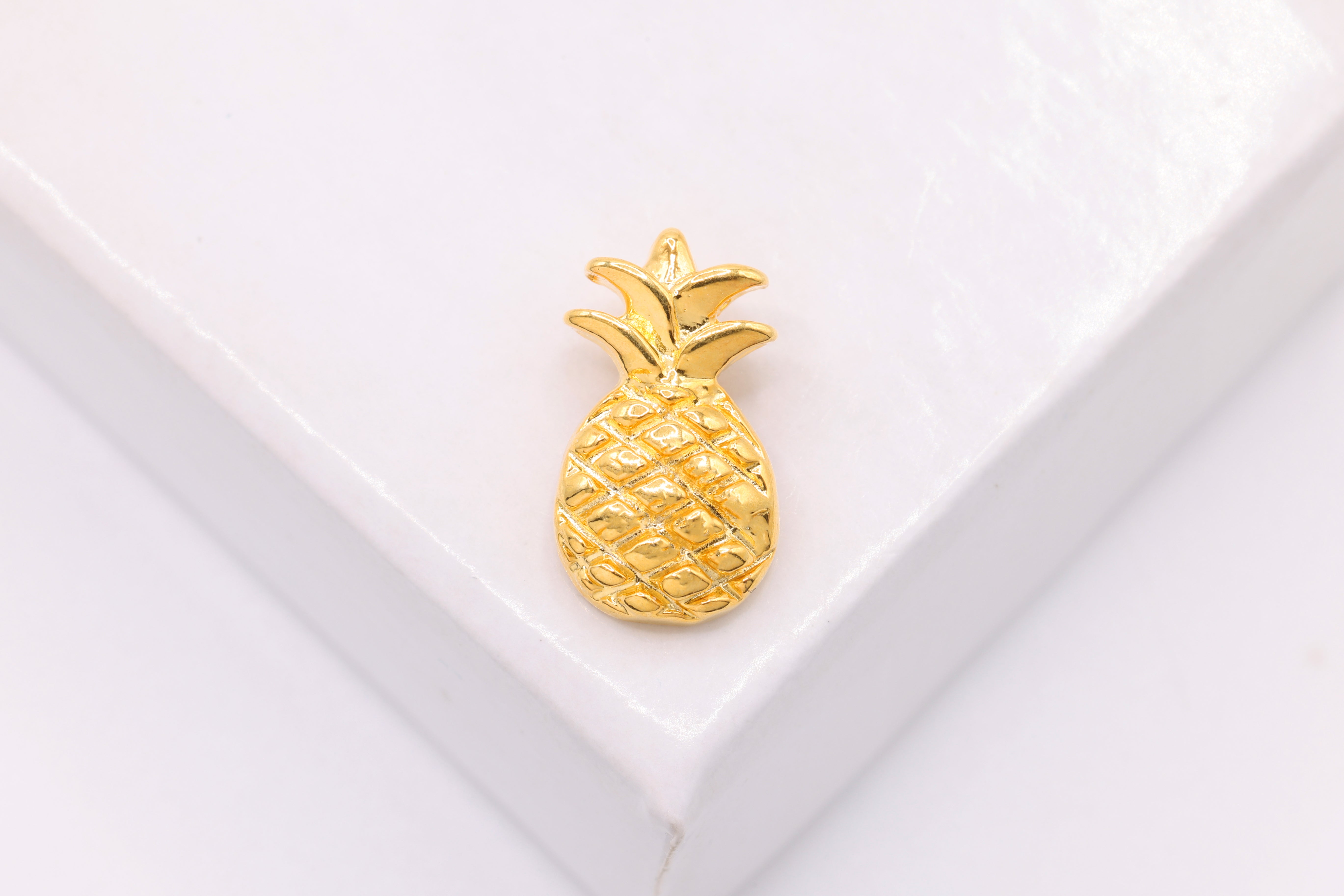 Pineapple Charm, Wholesale, 14K Solid Gold, 11mm x 7mm, Hawaiian Pine Cone