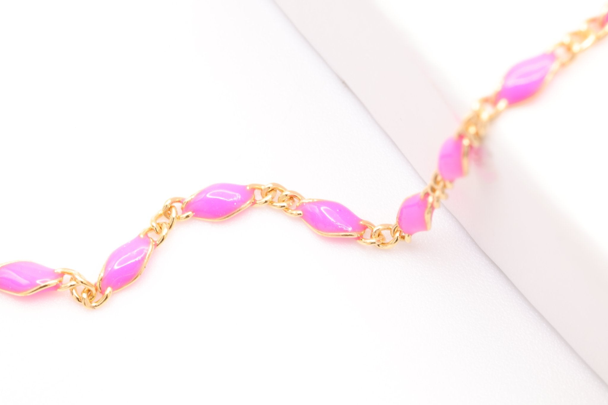 2.5mm x 3.5mmmm Figaro Pink Enamel Chain, Gold - Filled, Enamel Color Unfinished Chain Permanent Jewelry - HarperCrown