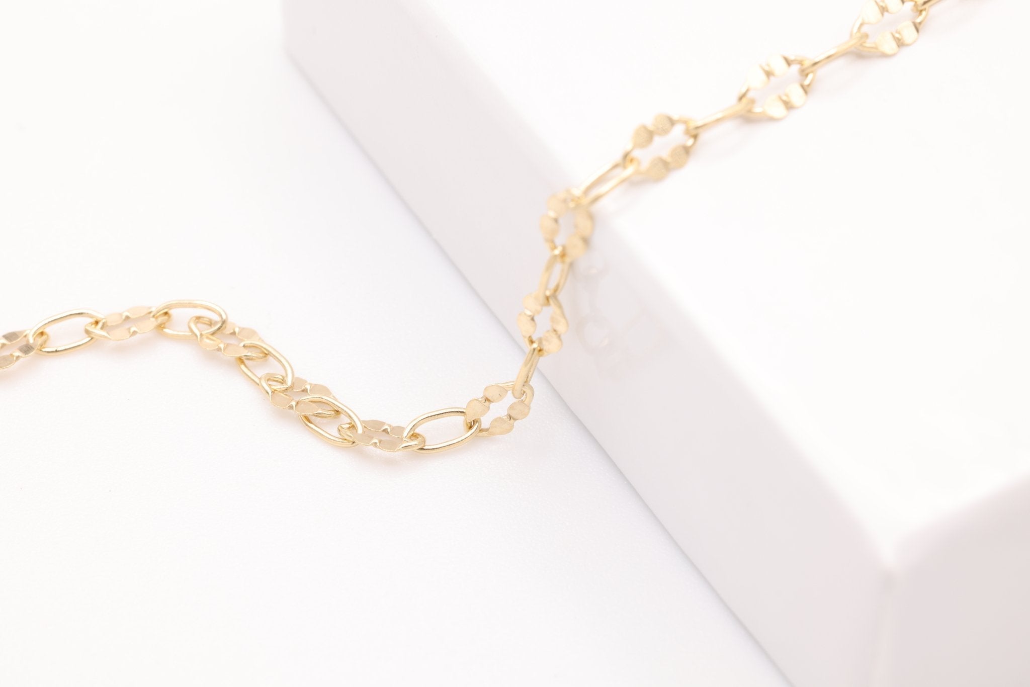 2.5mm x 4mm Double Dapped Chain, Gold - Filled, Bulk Pay Per Foot Jewelry Making Chain - HarperCrown