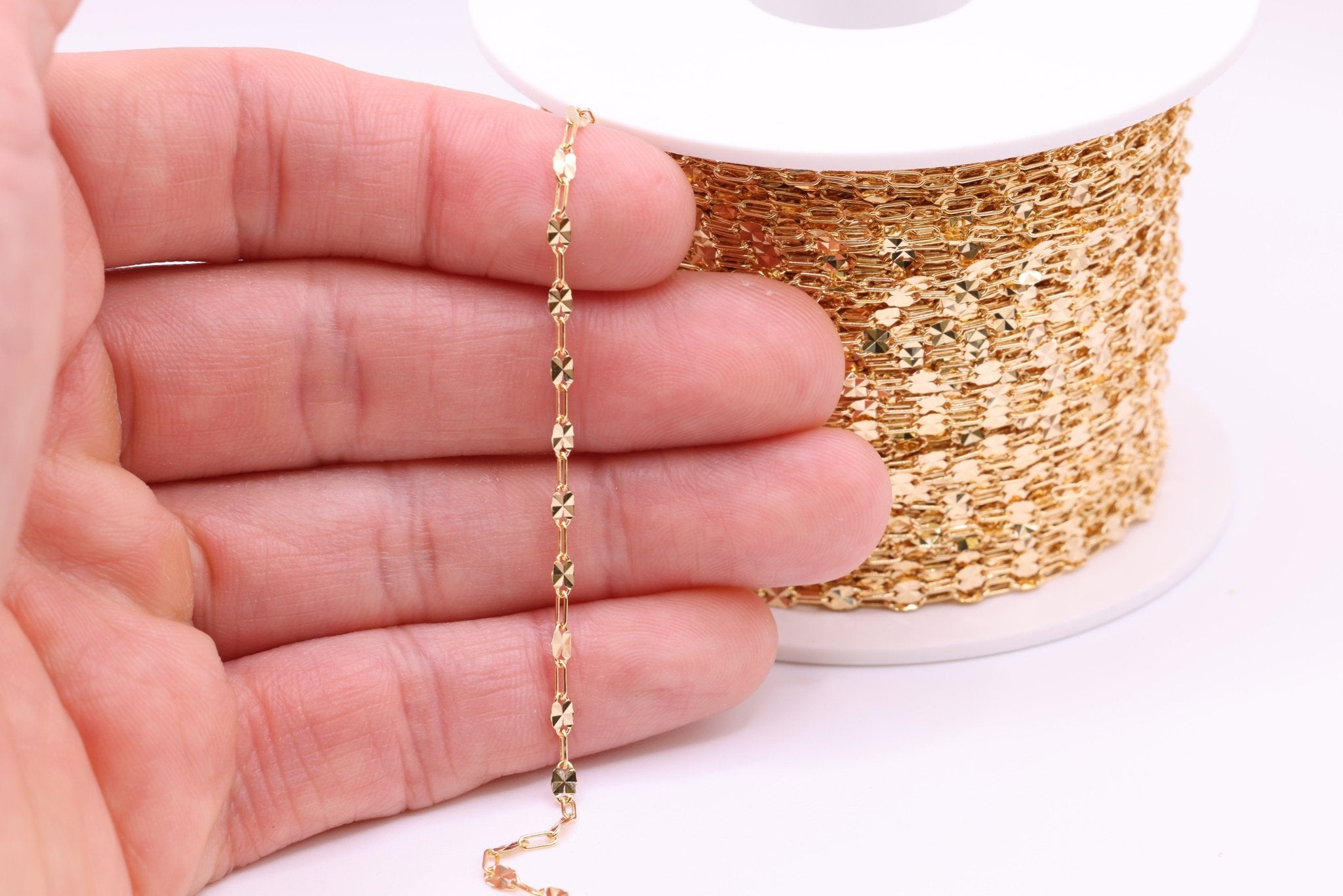 2.5mm x 4mm Square Textured Paperclip Chain, 14/20 Gold - Filled, Wholesale, Pay Per Foot, Jewelry Making Chain - HarperCrown