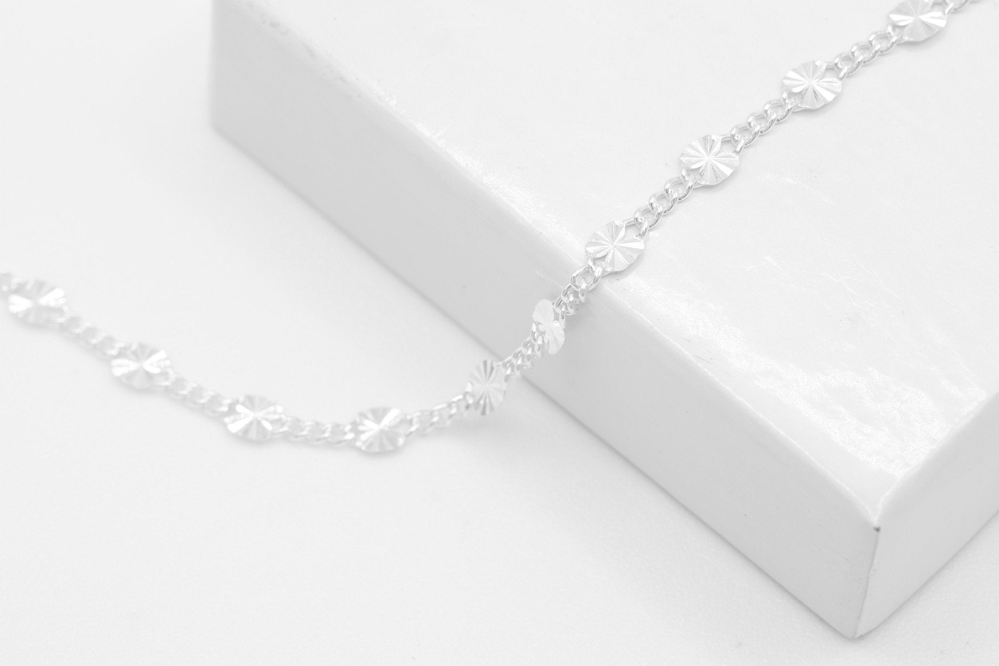 2.8mm x 4.5mm Starburst Curb Chain, 925 Sterling Silver, Wholesale, Pay Per Foot, Jewelry Making Chain - HarperCrown
