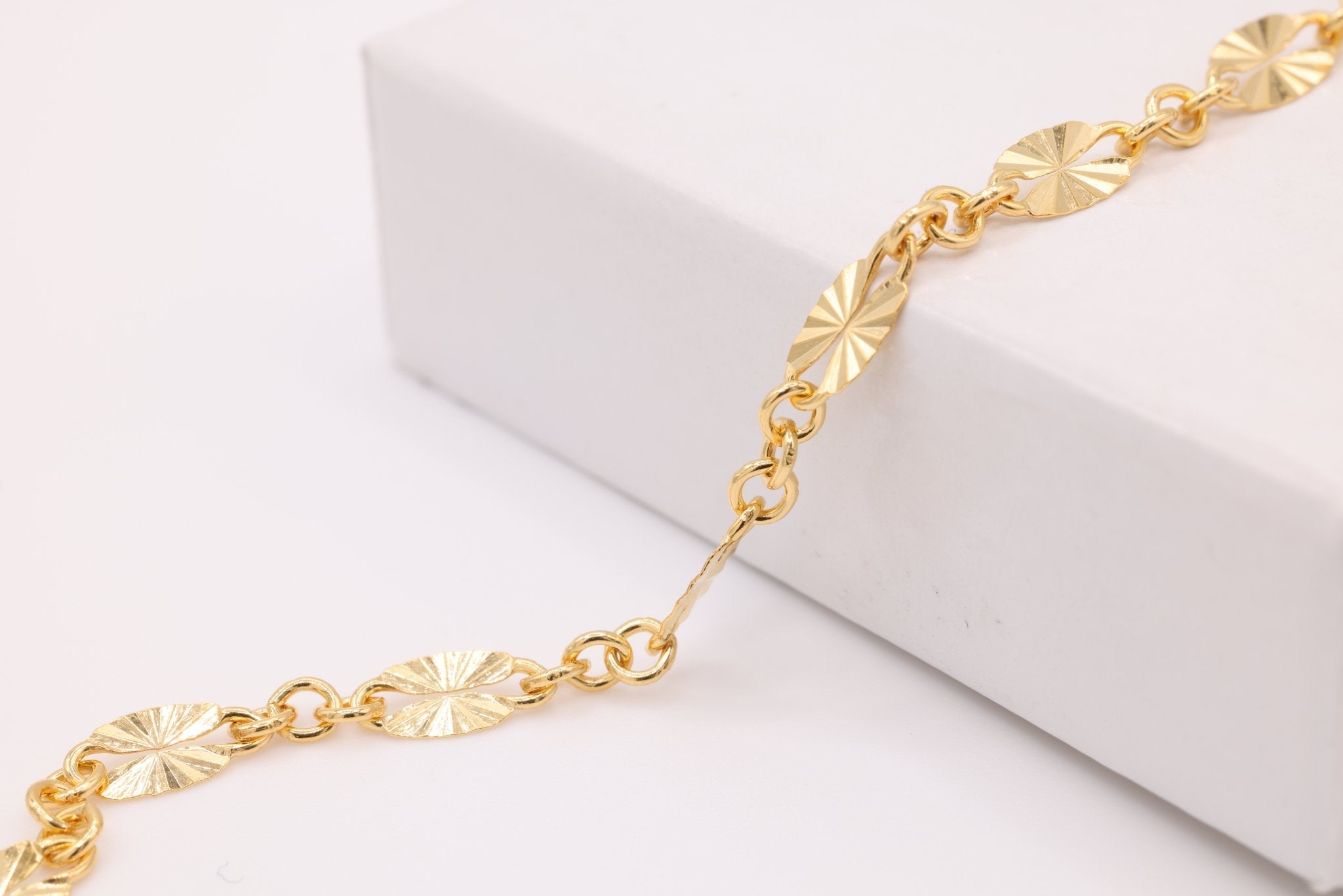 3mm x 6mm Starburst Chain, Gold - Filled, Bulk DIY Spool Pay Per Foot Jewelry Making Chain - HarperCrown