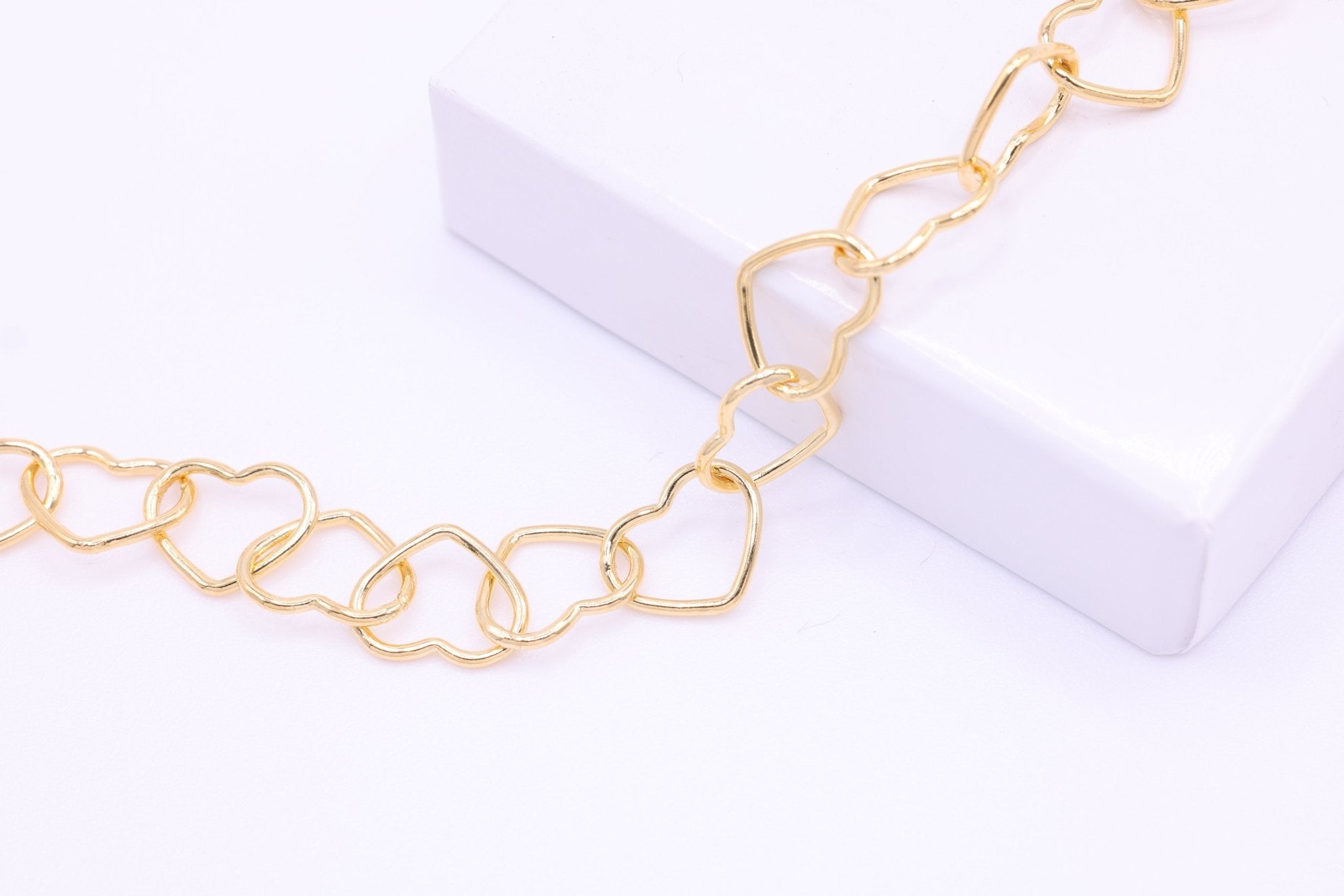 9mm x 8mm Heart Chain, 14/20 Gold - Filled, Wholesale, Pay Per Inch, Jewelry Making Chain - HarperCrown