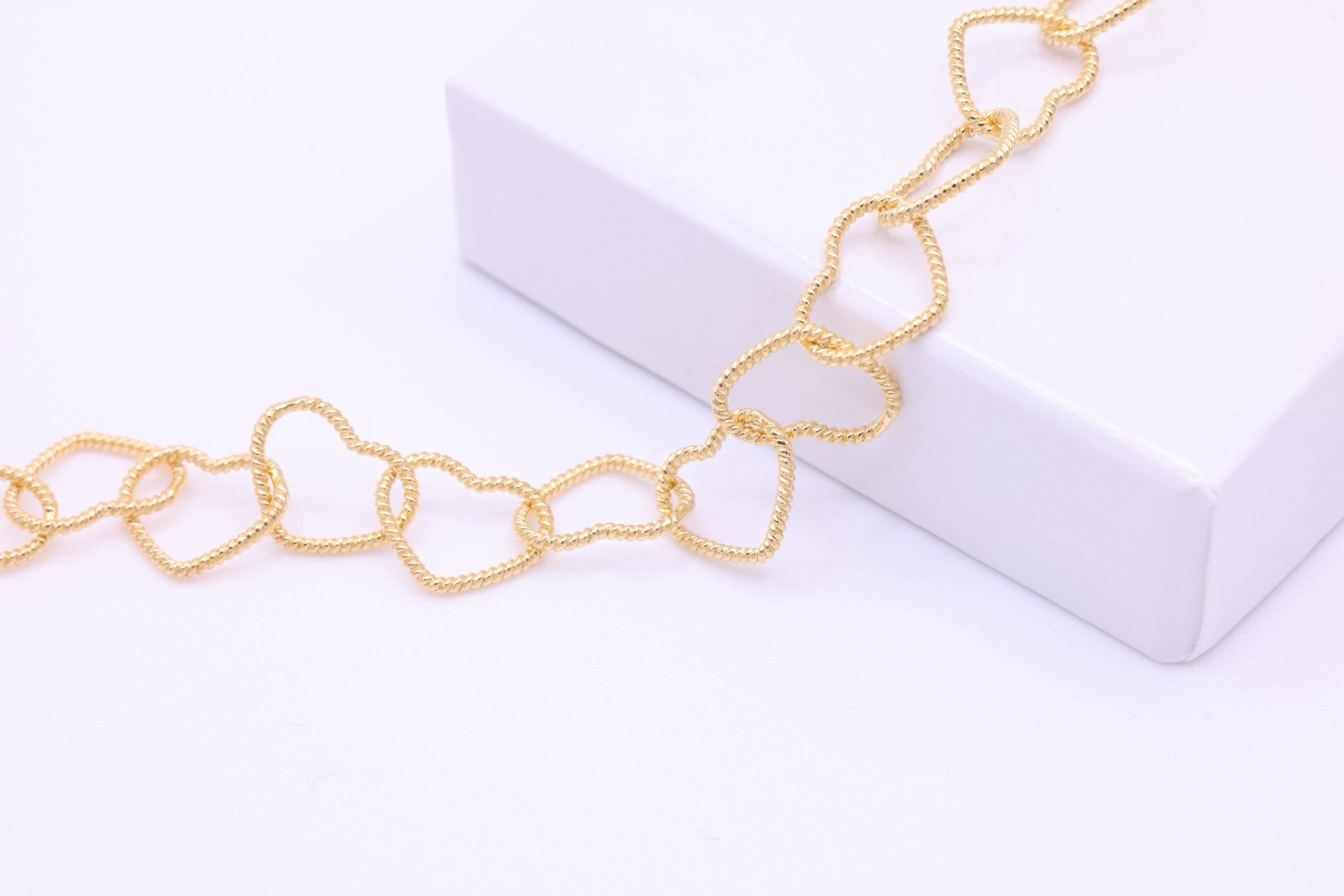 9mm x 8mm Knurled Heart Chain, 14/20 Gold - Filled, Wholesale, Pay Per Inch, Jewelry Making Chain - HarperCrown