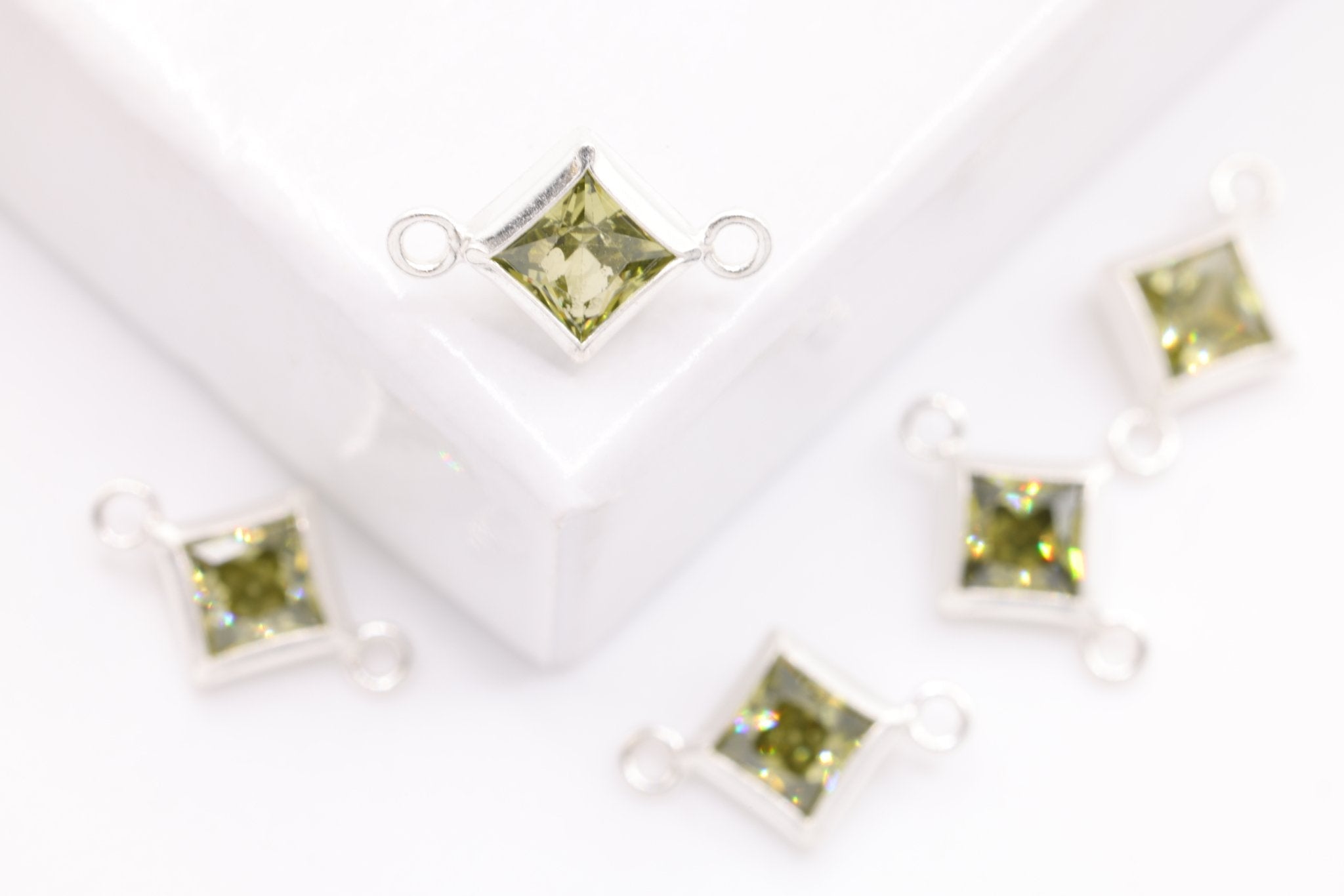 August Birthstone Peridot CZ Connector Bezel Frame, Sterling Silver, 4mm - HarperCrown