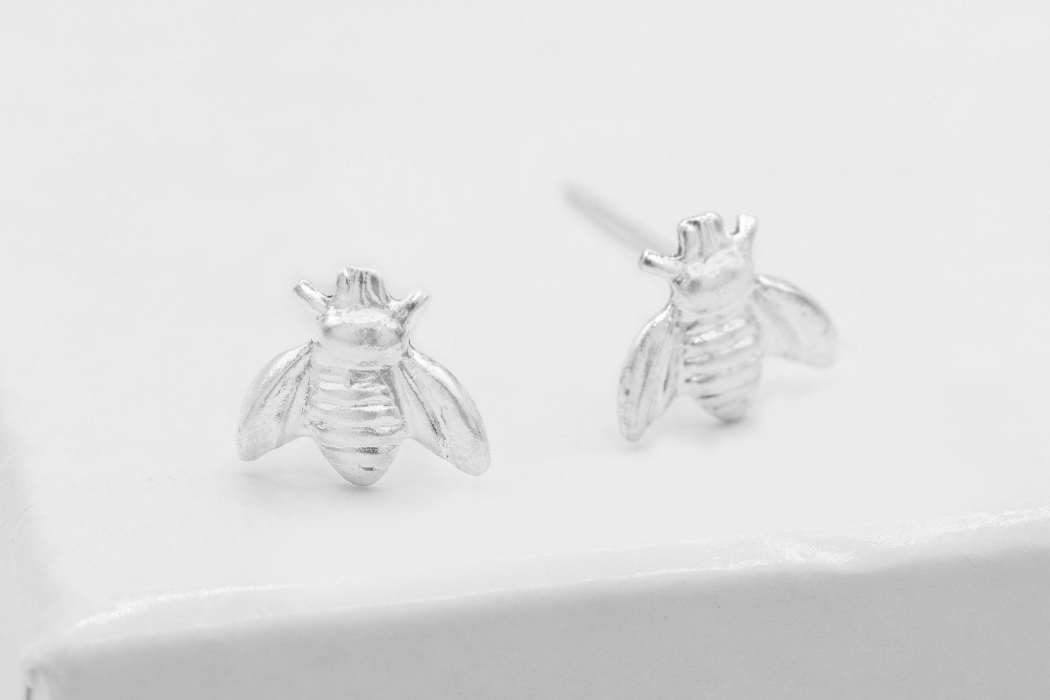 Bumble Bee Stud Earring, 925 Sterling Silver, 7mm x 5mm, Wholesale, Pay Per Piece - HarperCrown