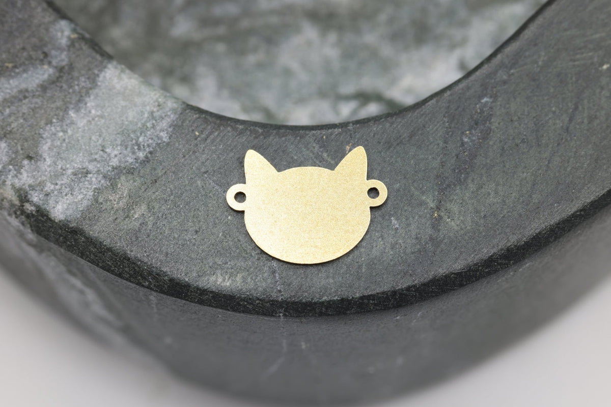 Cat Head Connector Charm, 14/20 Gold-Filled, 10mm x 8mm, Wholesale, Jewelry Making Charm - HarperCrown