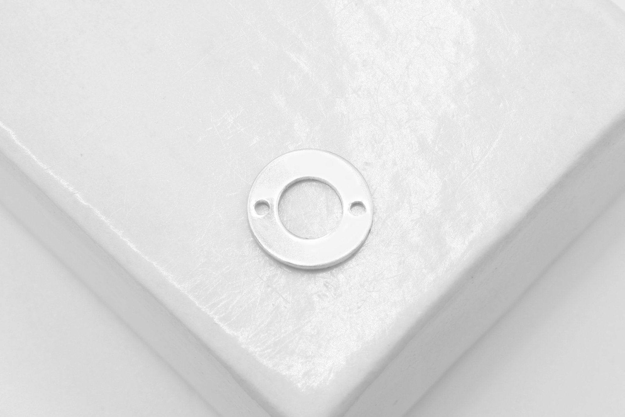 Circle Cutout Connector Charm, Wholesale, 925 Sterling Silver, 9mm, Flat Circle Outline Infinity Geometric Shape - HarperCrown