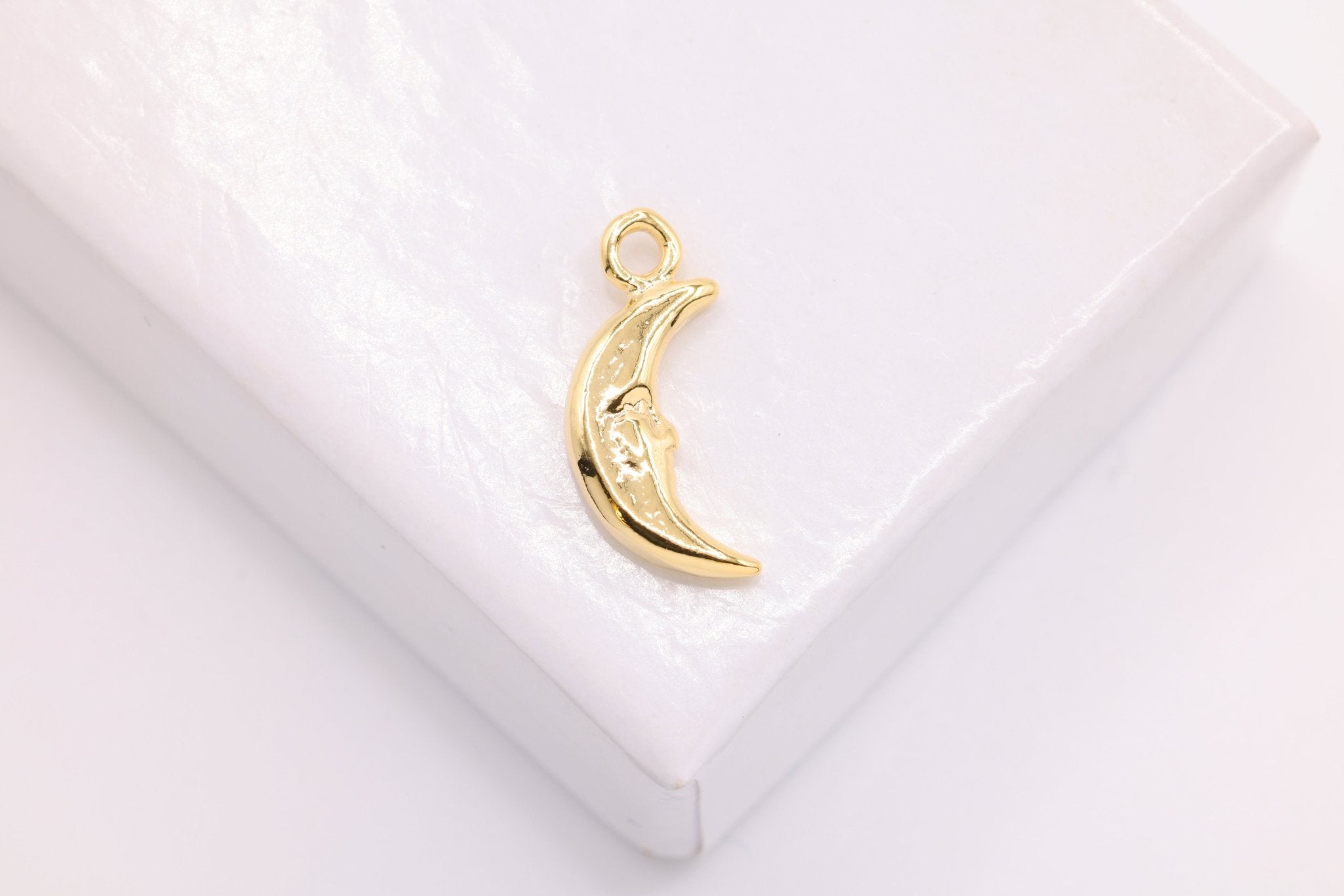Crescent Moon Face Charm, Wholesale, 14K Gold, 14mm x 6mm - HarperCrown