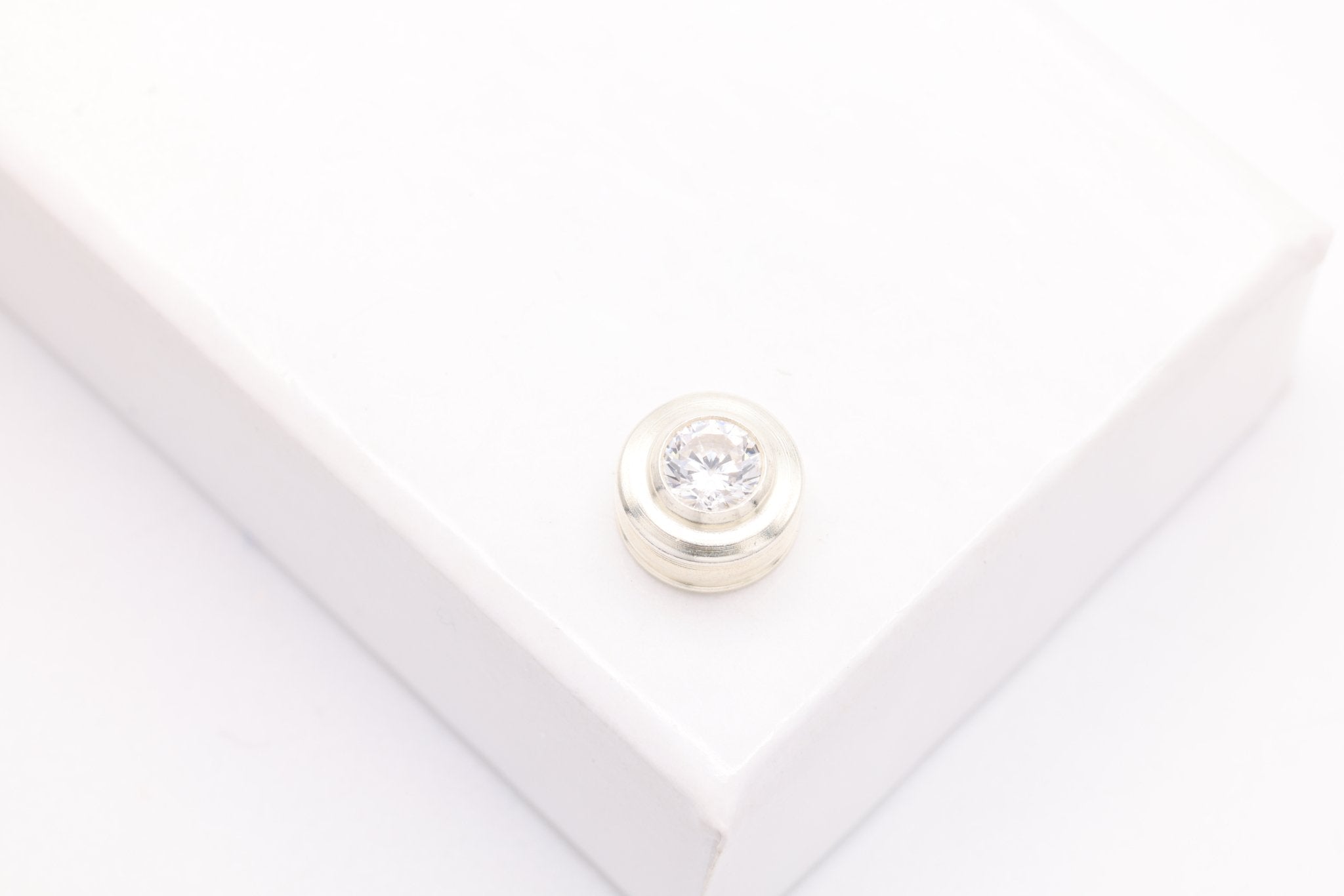 CZ Diamond Solitaire Charm, Sterling Silver, 6mm, Wholesale Bulk DIY Jewelry Making Charms - HarperCrown