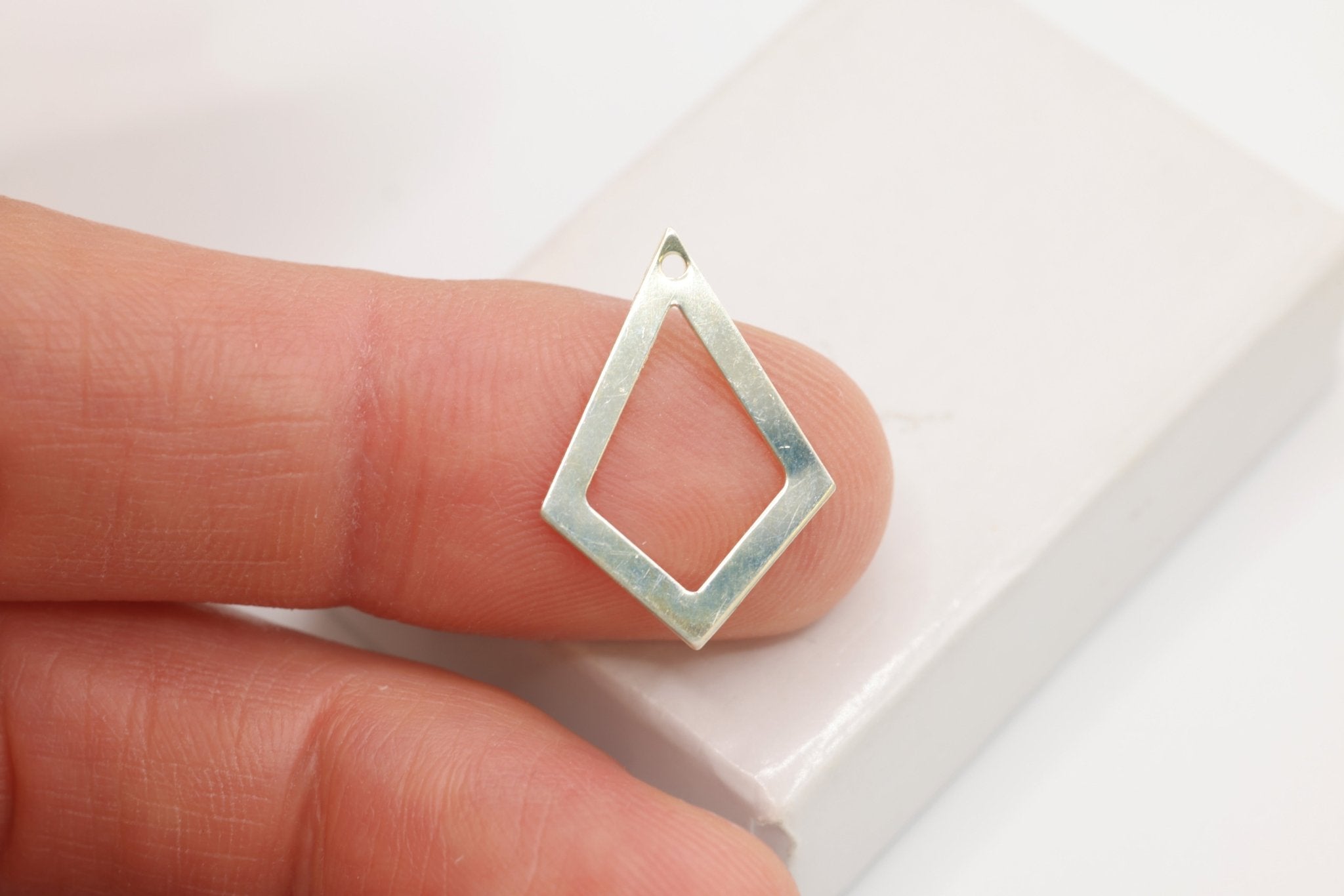 Diamond Outline Dangle, Wholesale, 925 Sterling Silver, 20mm x 15mm 24 Gauge, Kite Outline Charm Geometric - HarperCrown