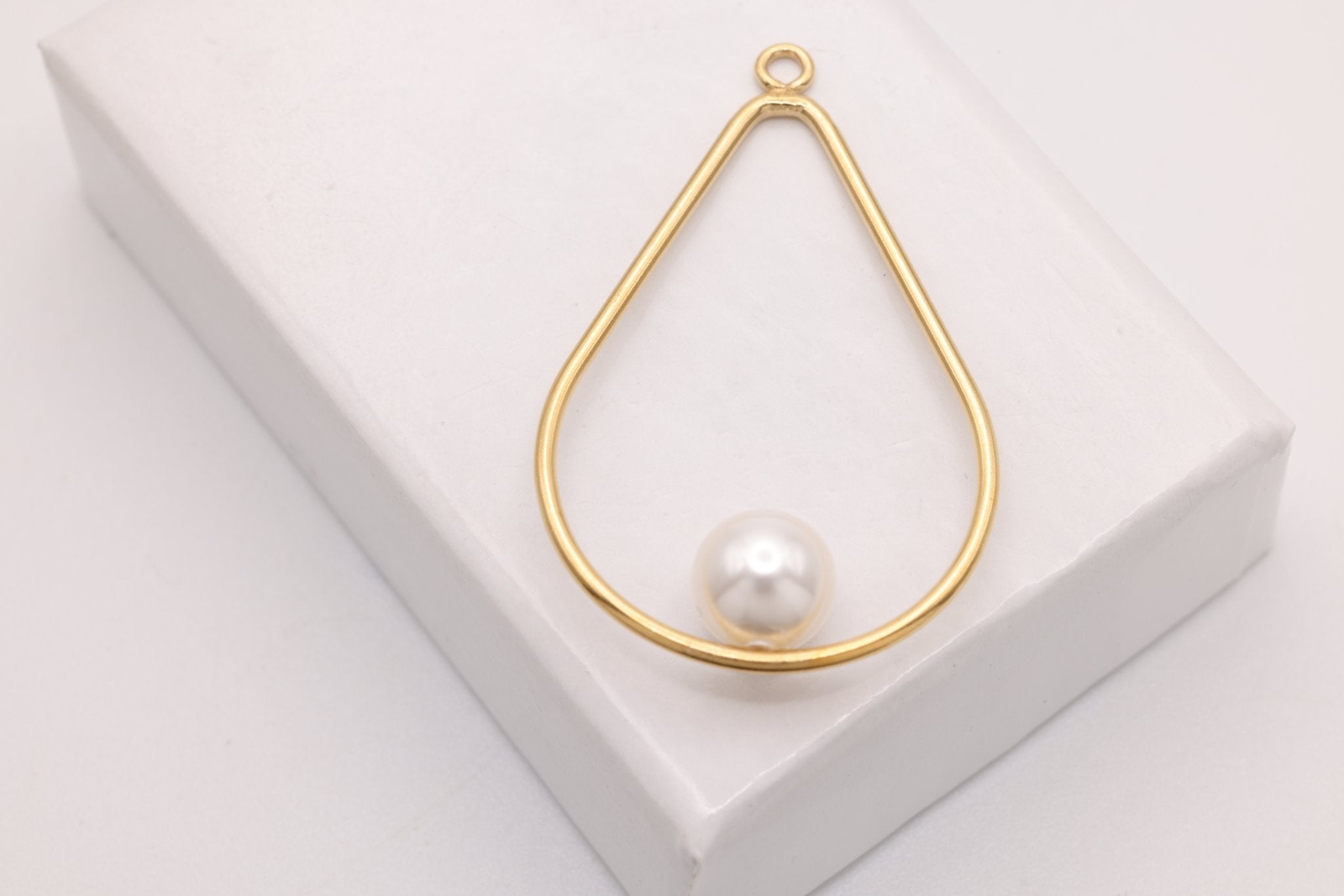 Floating Pearl Teardrop Pendant, Gold - Filled, 31mm x 19mm, Round Pearl, Bulk DIY Wholesale Jewelry Making Charm - HarperCrown