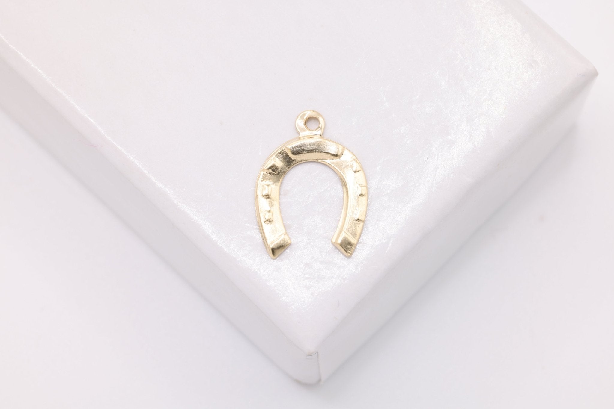 Horseshoe Charm, Wholesale, 14/20 Gold - Filled, 13mm, Lucky Gold Jewelry Making Charm - HarperCrown