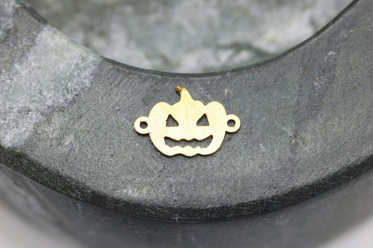 Jack-O'-Lantern Pumpkin Connector Charm, 14/20 Gold-Filled, 10mm x 7mm, Wholesale, Spooky Halloween Charm, Jewelry Making Charm - HarperCrown
