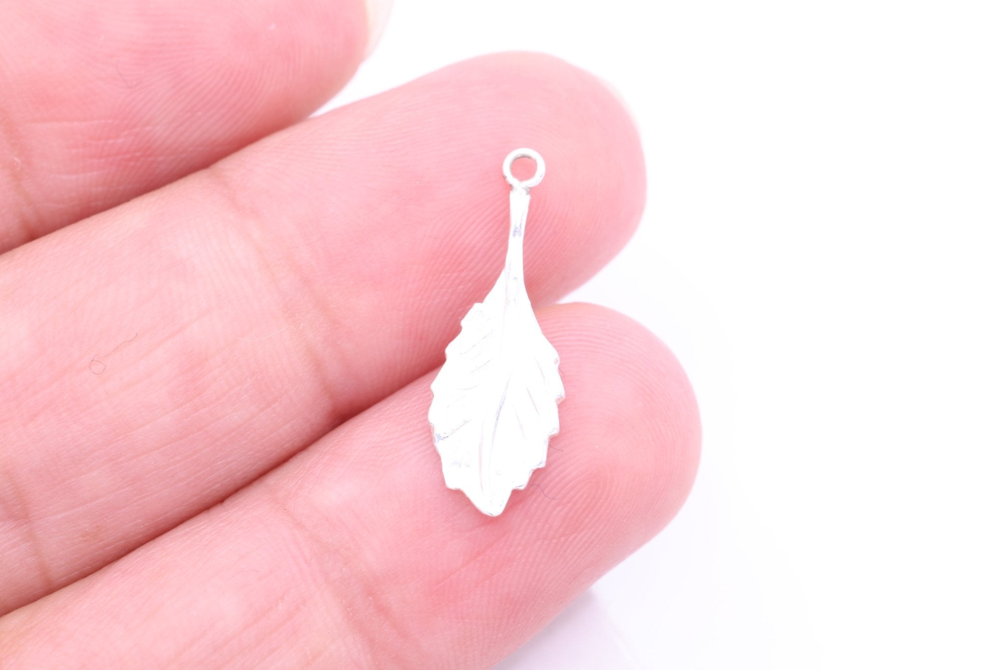 Leaf Charm, Wholesale, 925 Sterling Silver, 21mm x 7mm, Drops Dangles Leaves Nature Leaves Petal - HarperCrown