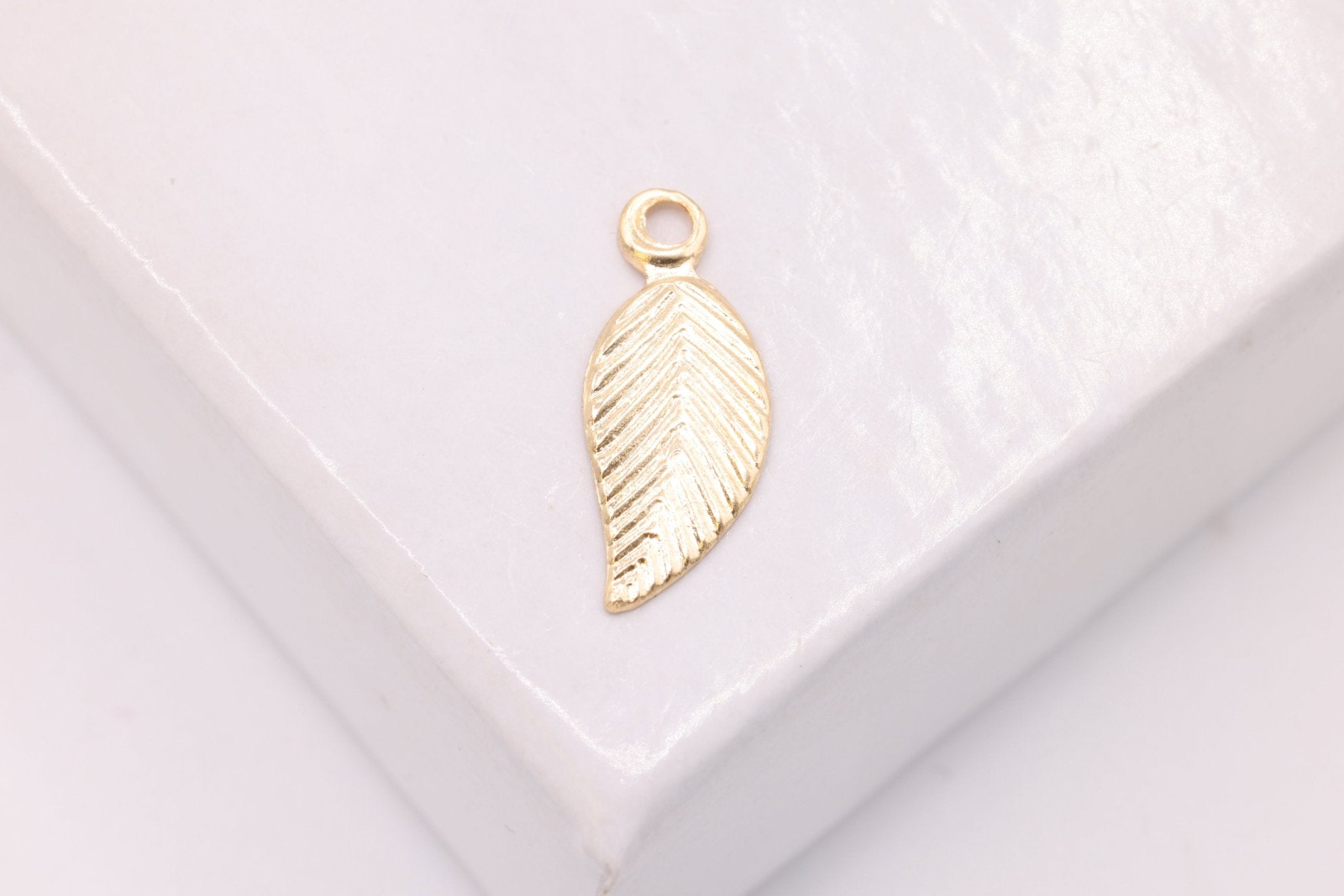 Leaf Charms, Wholesale, 14/20 Gold - Filled, 12mm x 5mm, Drops Dangles Leaves Nature Leaves Petal - HarperCrown