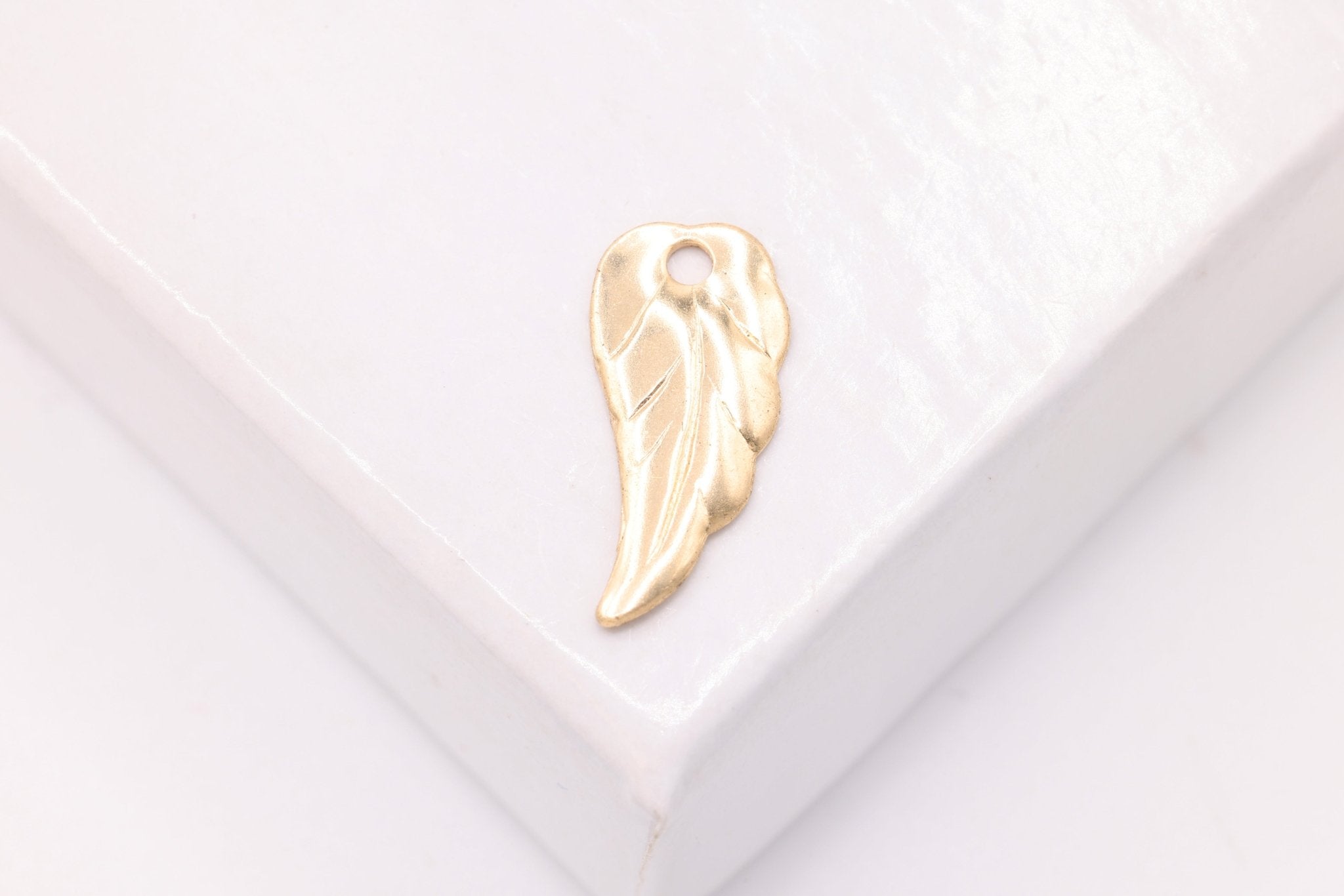 Leaf Charms, Wholesale, 14/20 Gold - Filled, 12mm x 6mm, Drops Dangles Leaves Nature Leaves Petal - HarperCrown