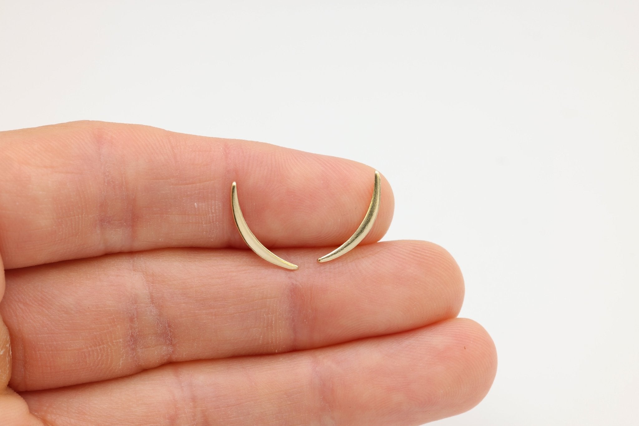 Moon Crawler Earring, 14/20 Gold - Filled, 16mm x 4mm, Wholesale, Celestial Crescent Moon Dainty Minimalist Jewelry Earrings - HarperCrown