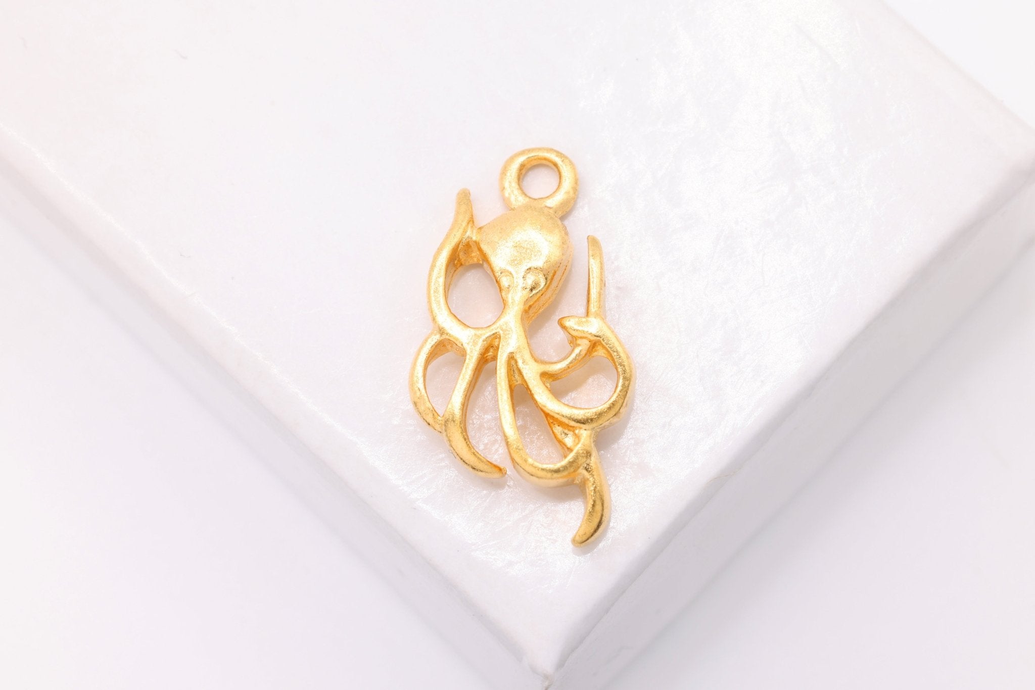 Octopus Charm, Wholesale, 18K Gold - Plated 925 Sterling Silver, 20mm x 10mm, Sea Creature Sea Marine Life - HarperCrown