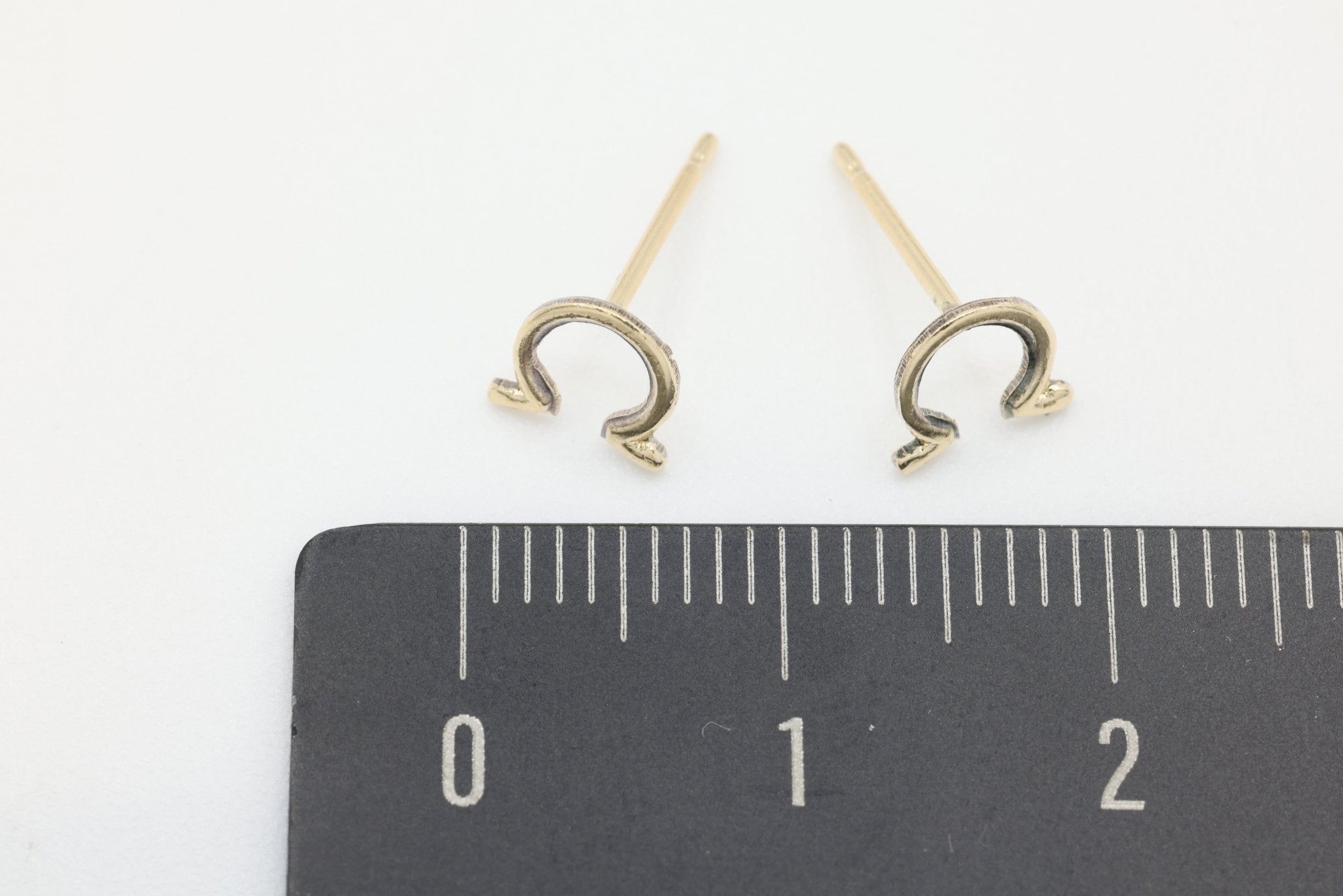 Omega Symbol Stud Earring, 14/20 Gold - Filled, 6mm x 6mm, Wholesale, Greek Letter Dainty Minimalist Jewelry Earrings - HarperCrown