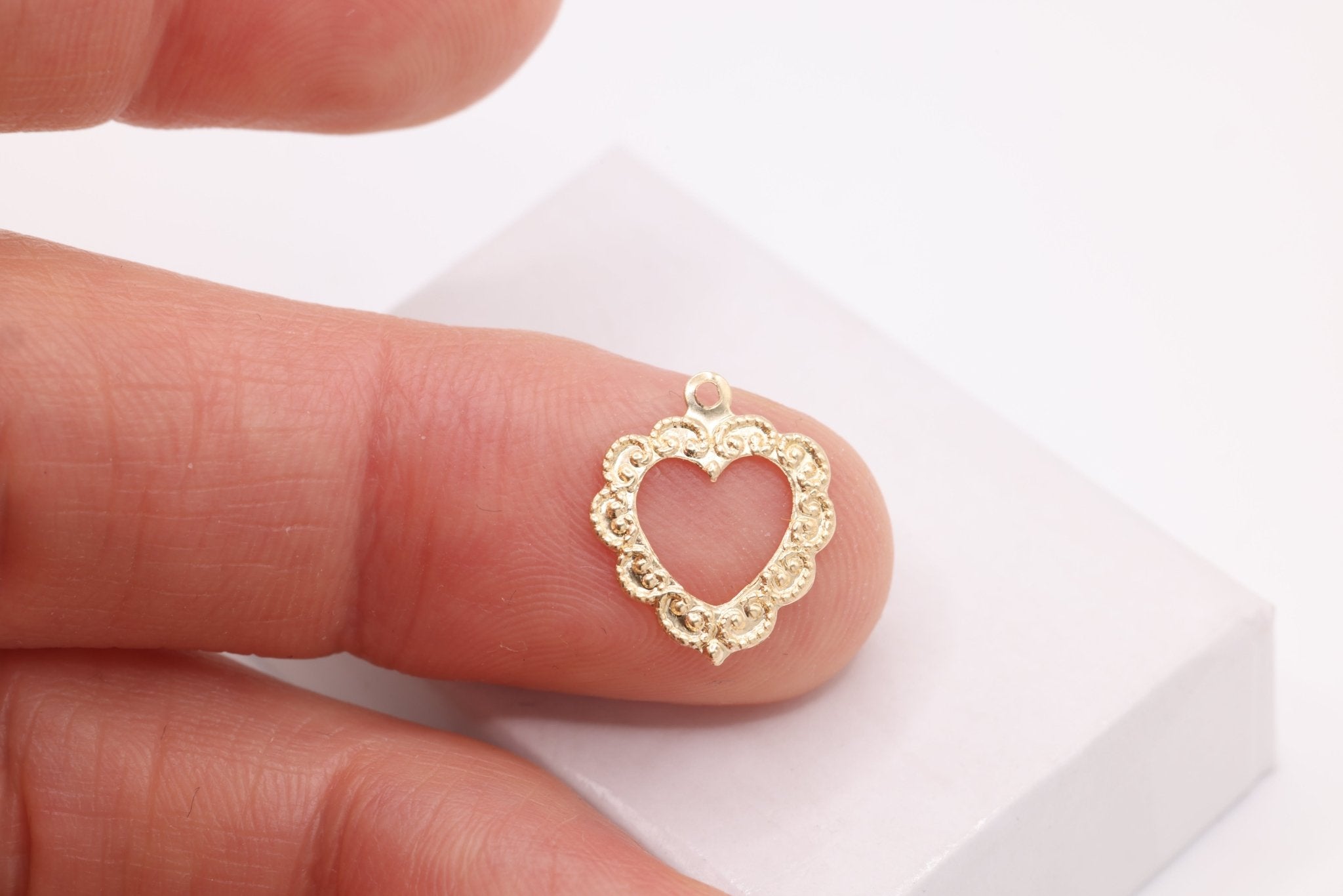 Open Filigree Heart Charm, Wholesale, 14/20 Gold - Filled, 15mm x 13mm, Antique Floral Heart - HarperCrown