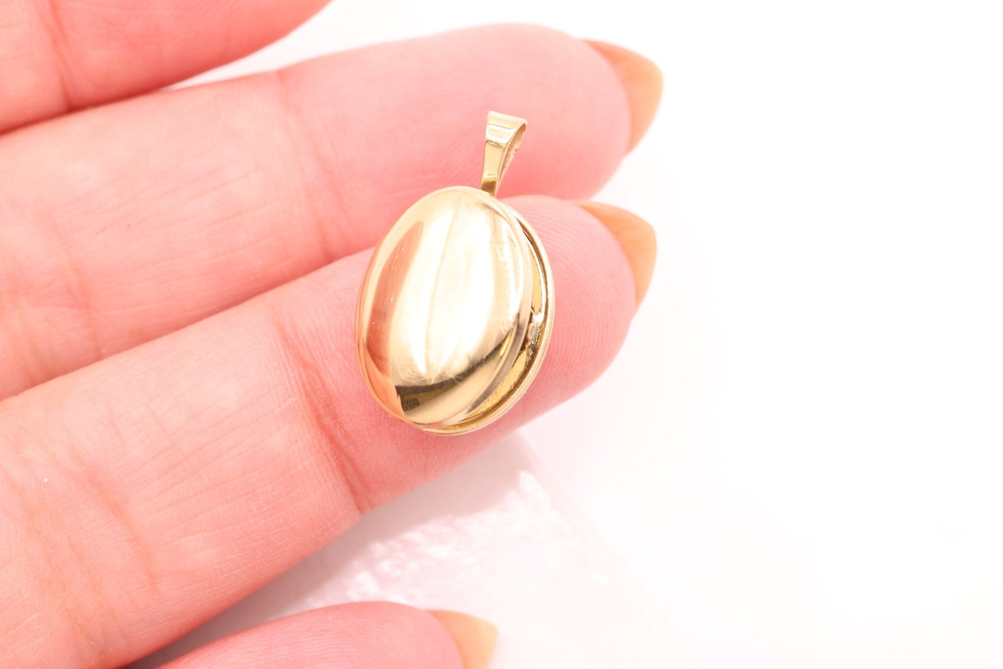Oval Locket Pendant Charm, Wholesale, 14/20 Gold - Filled, 23mm x 12mm, DIY Jewelry Supplies - HarperCrown