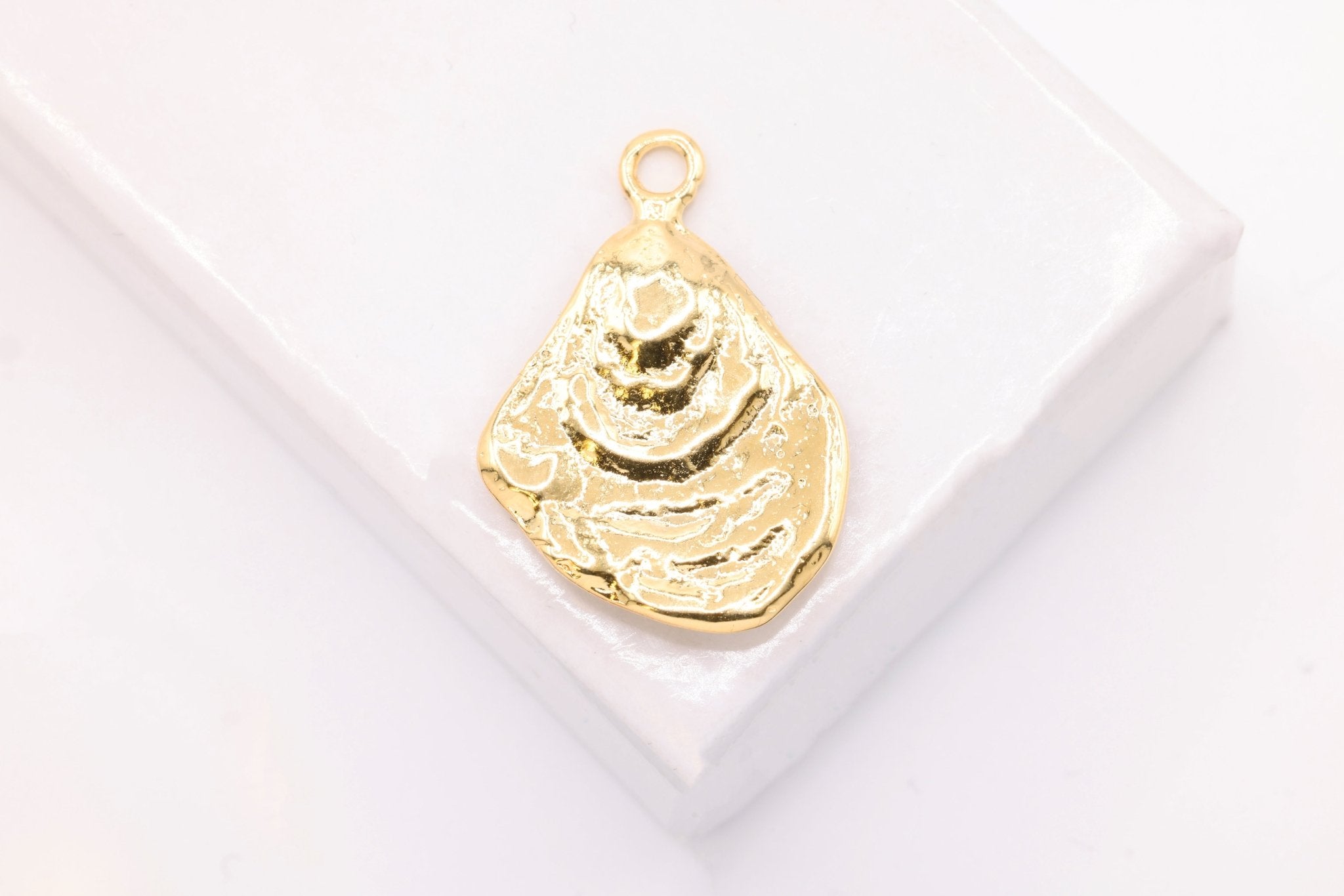 Oyster Shell Charm, Wholesale, 14K Solid Gold, 23mm x 16mm, Mussel Seashell Beach Charm - HarperCrown