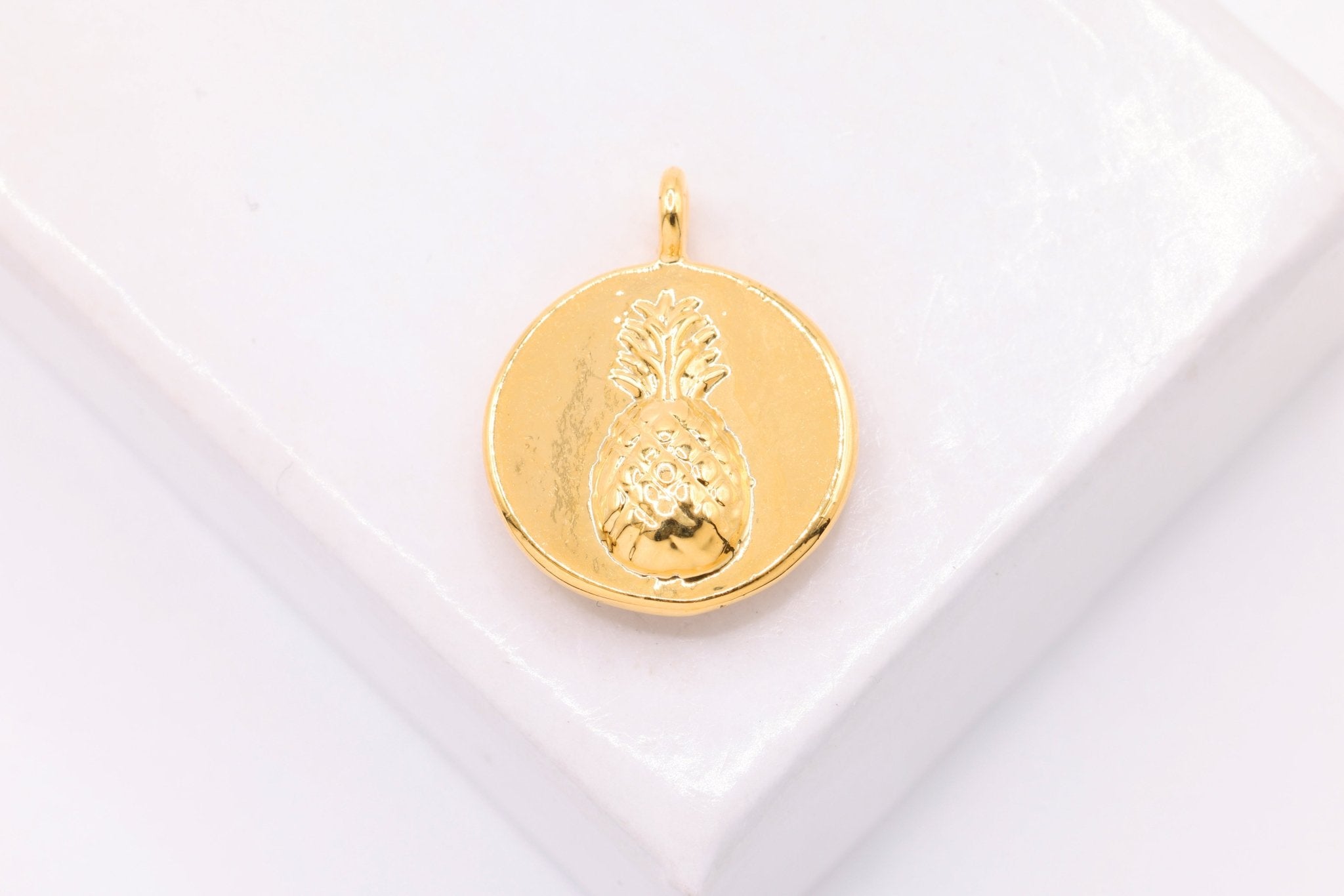 Pineapple Round Charm, Wholesale, 18K Gold - Plated 925 Sterling Silver, 15mm, Tropical Fruit Beach Ocean - HarperCrown