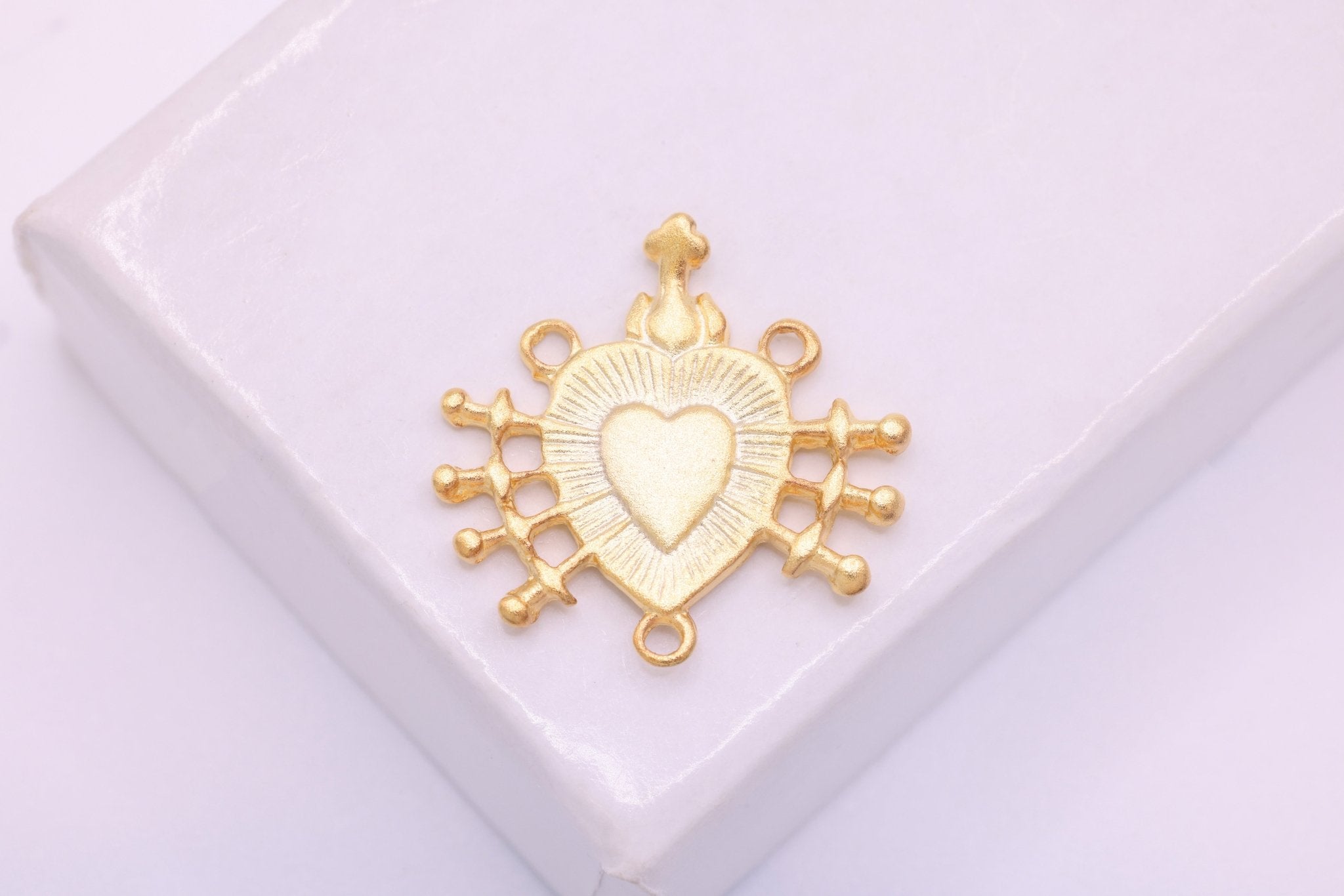 Sacred Heart Charm, Wholesale, 18K Matte Yellow Gold - Plated 925 Sterling Silver, 18mm x 18mm, Love - HarperCrown