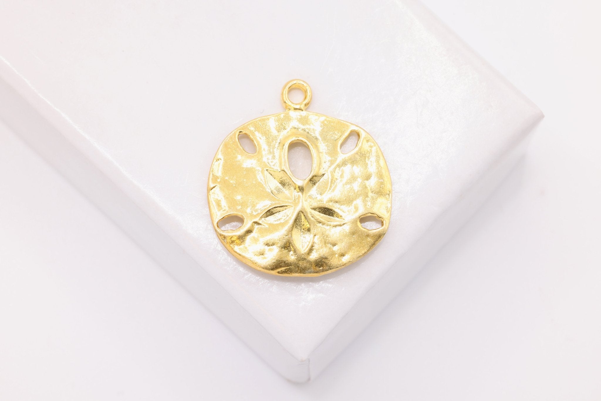 Sand Dollar Shell Charm, Wholesale, 14K Solid Gold, 18mm - HarperCrown