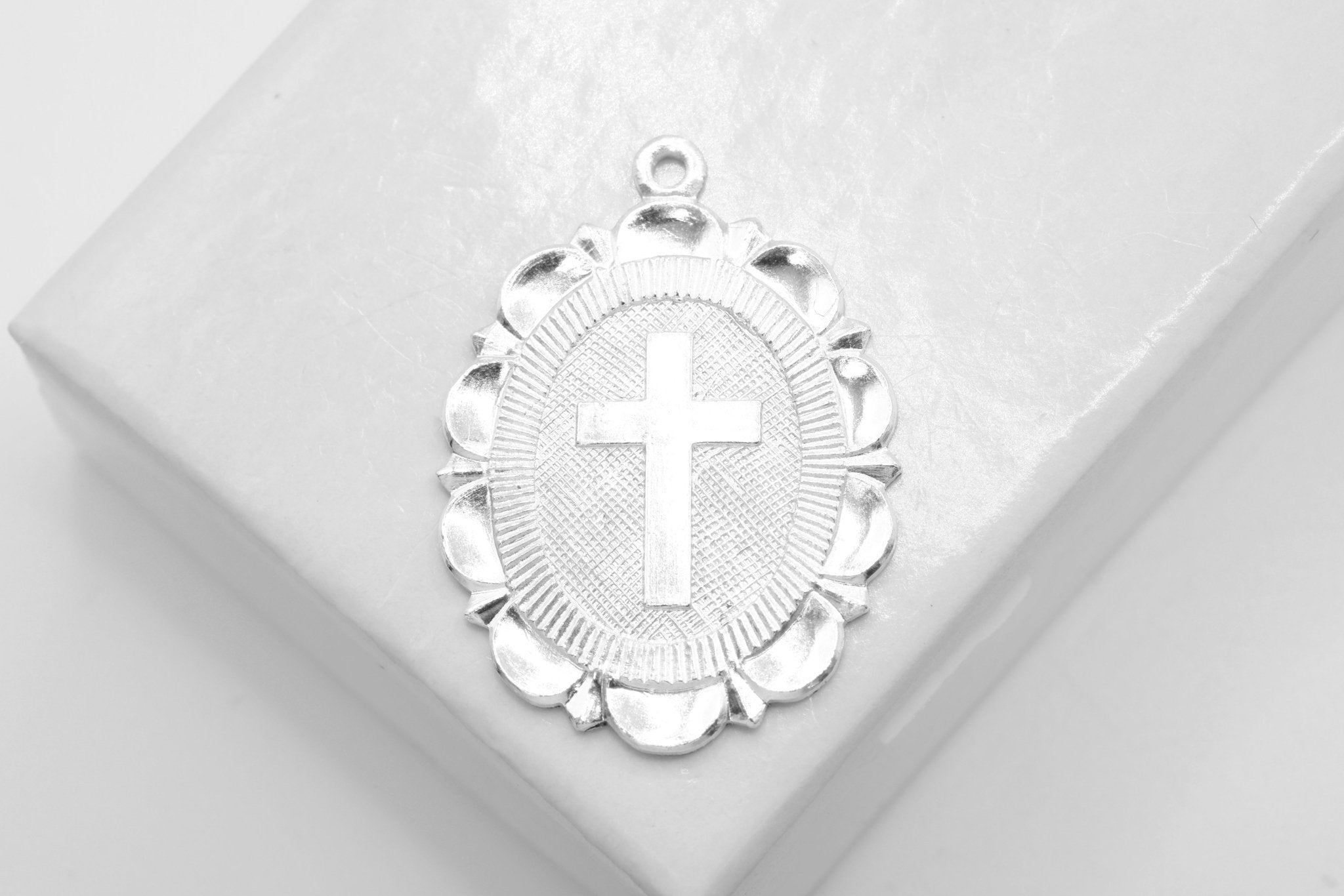 Scalloped Edge Oval Cross Pendant Charm, Wholesale, 14/20 Gold - Filled or 925 Sterling Silver, 21mm x 16mm, Religious Catholic - HarperCrown