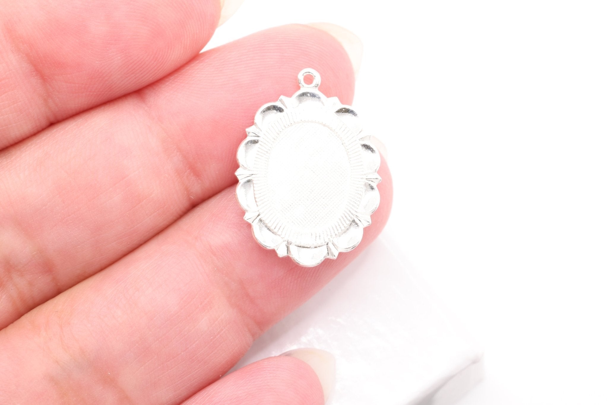 Scalloped Edge Oval Pendant Charm, Wholesale, 925 Sterling Silver, 21mm x 16mm, Custom Stamping Engraving Blank - HarperCrown
