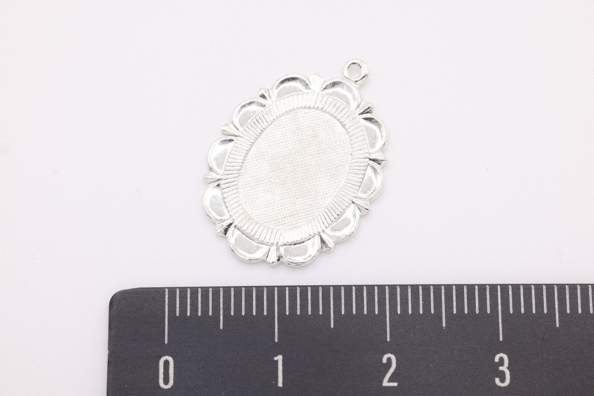 Scalloped Edge Oval Pendant Charm, Wholesale, 925 Sterling Silver, 21mm x 16mm, Custom Stamping Engraving Blank - HarperCrown