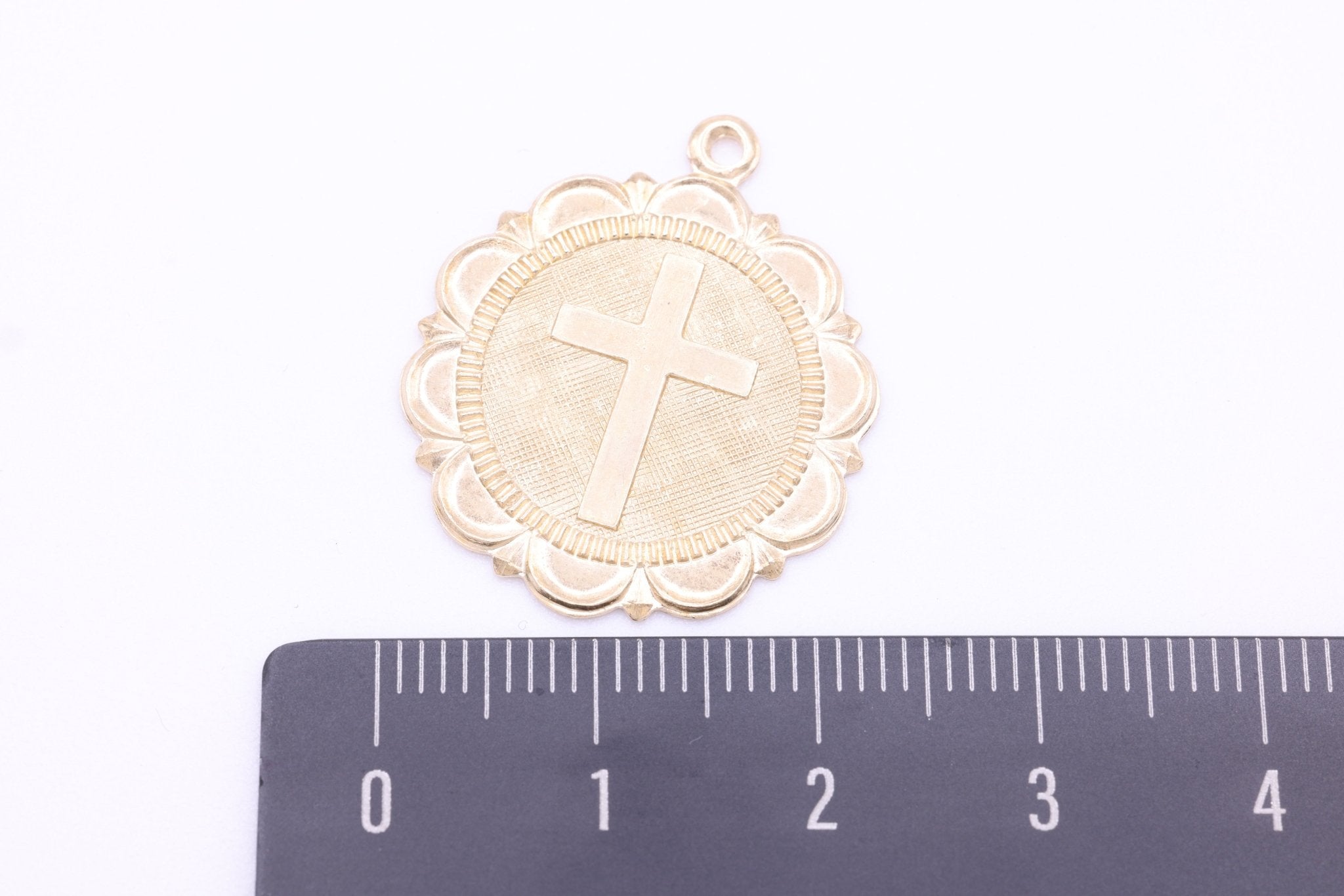 Scalloped Edge Round Cross Pendant Charm, Wholesale, 14/20 Gold - Filled, 21mm, Religious - HarperCrown