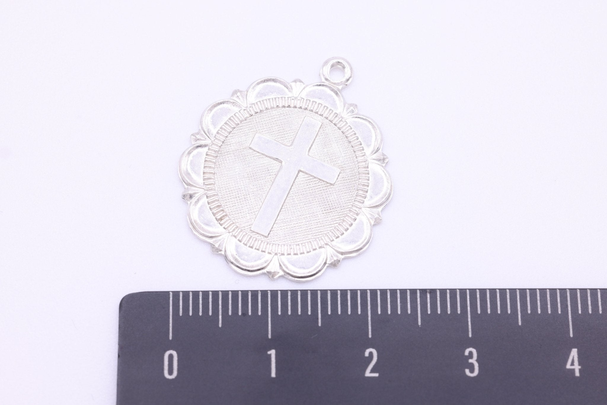 Scalloped Edge Round Cross Pendant Charm, Wholesale, 925 Sterling Silver, 21mm, Religious - HarperCrown