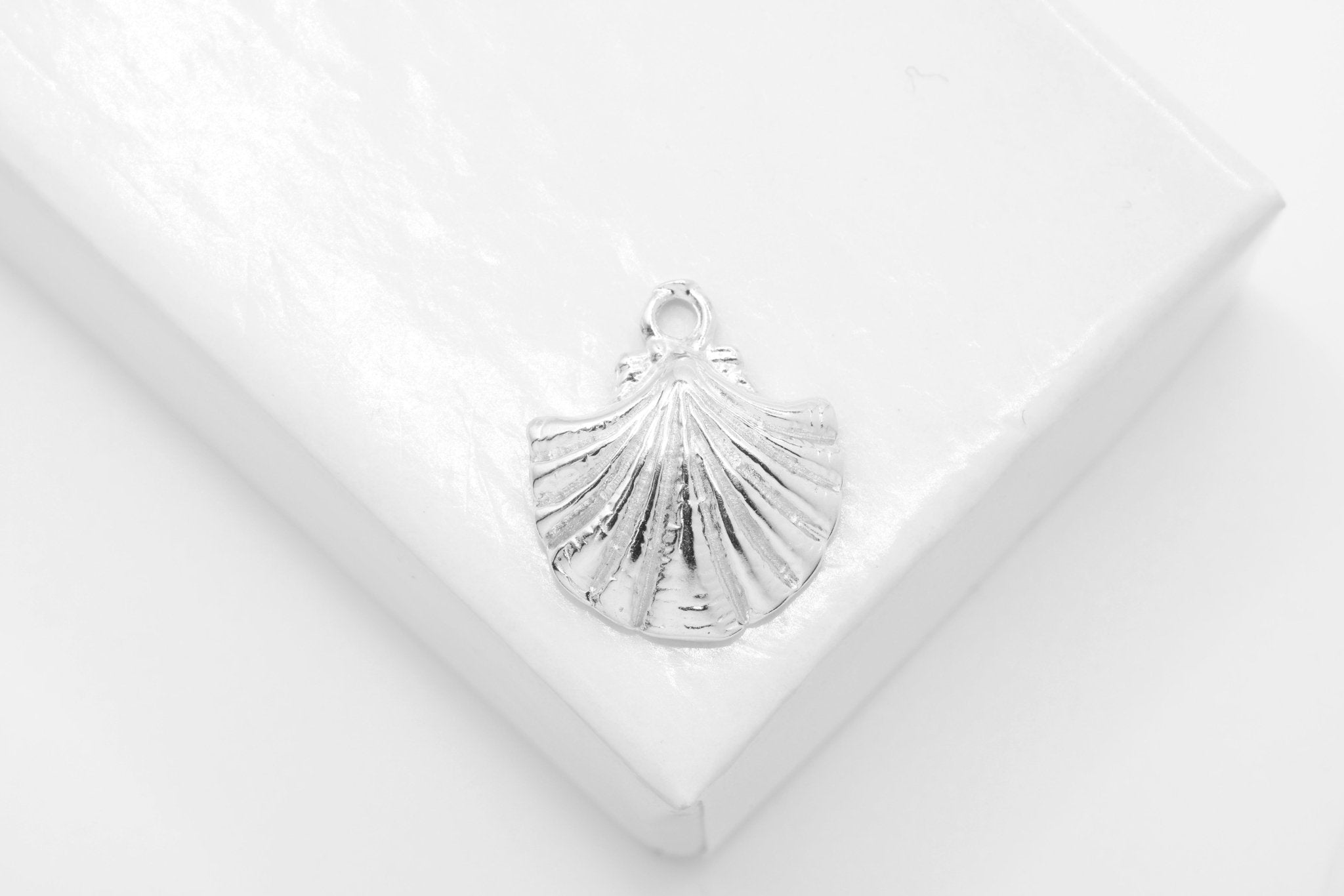 Seashell Charm, Wholesale, 925 Sterling Silver, 12mm x 12mm, Oyster Scallop Shell Charm - HarperCrown