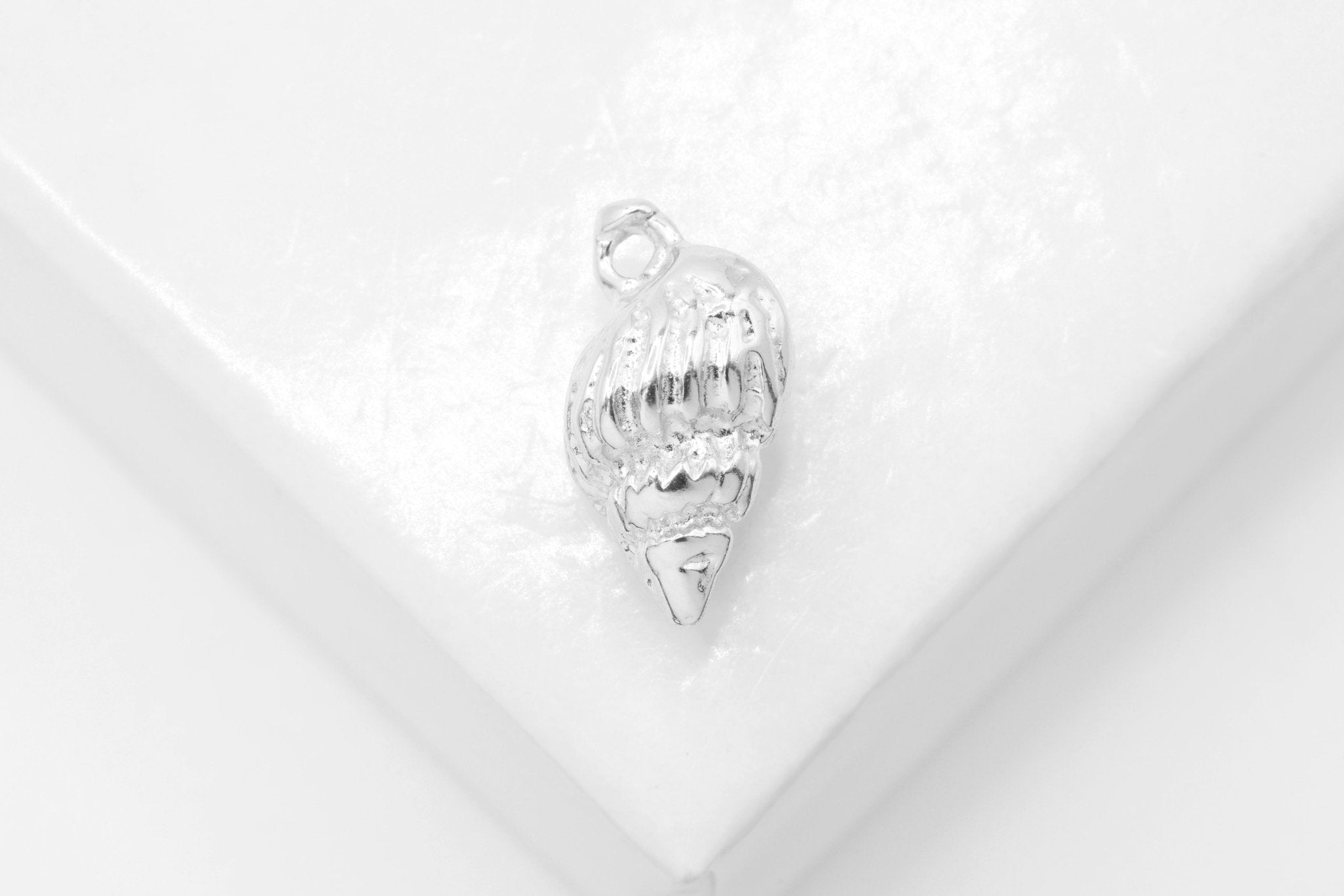 Seashell Conch Charm, Wholesale, 925 Sterling Silver, 11mm x 5mm, Sea Shell Life - HarperCrown