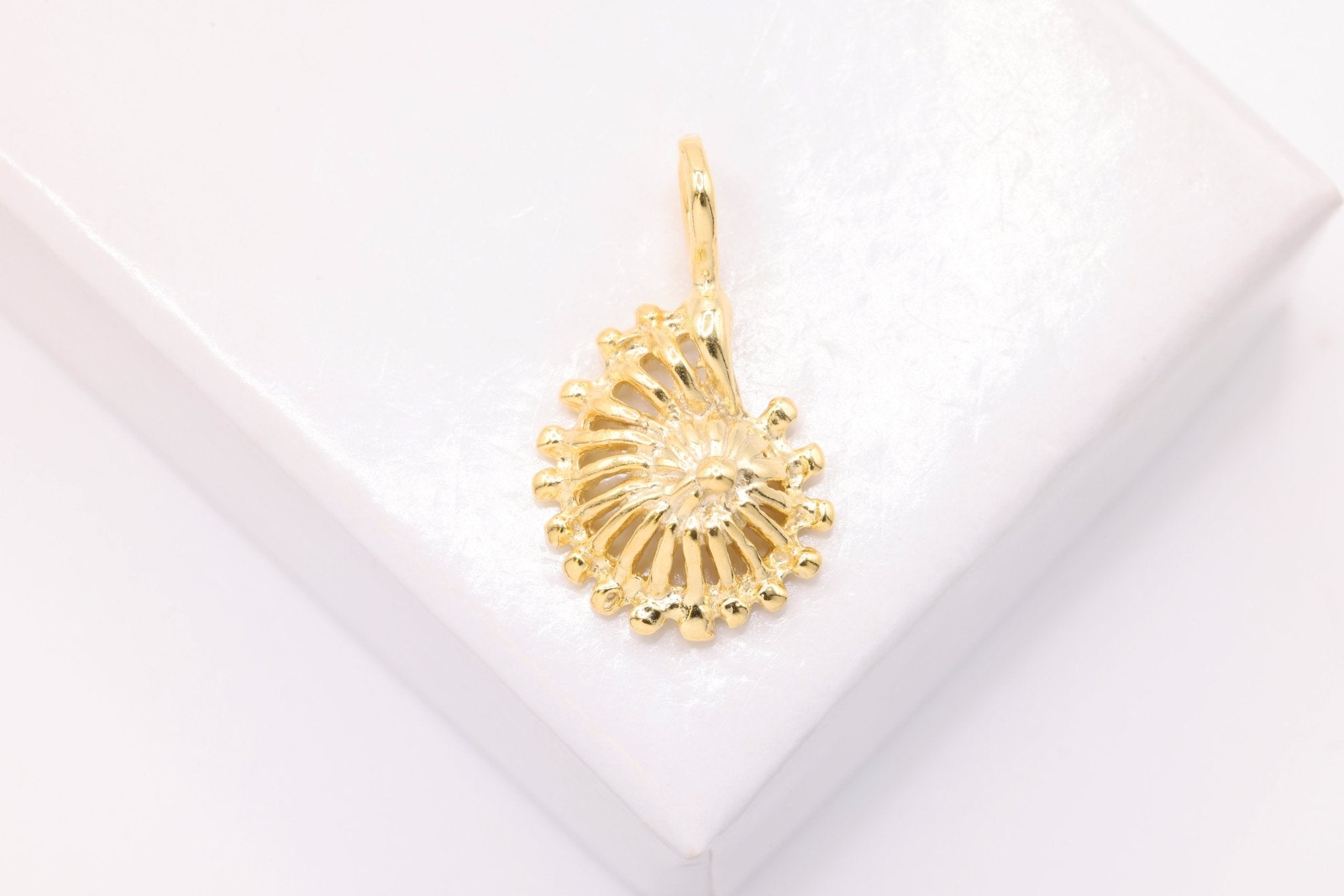 Seashell Conch Shell Charm, Wholesale, 14K Solid Gold, 18mm x 10mm, Cowrie Sea Life Nautical - HarperCrown