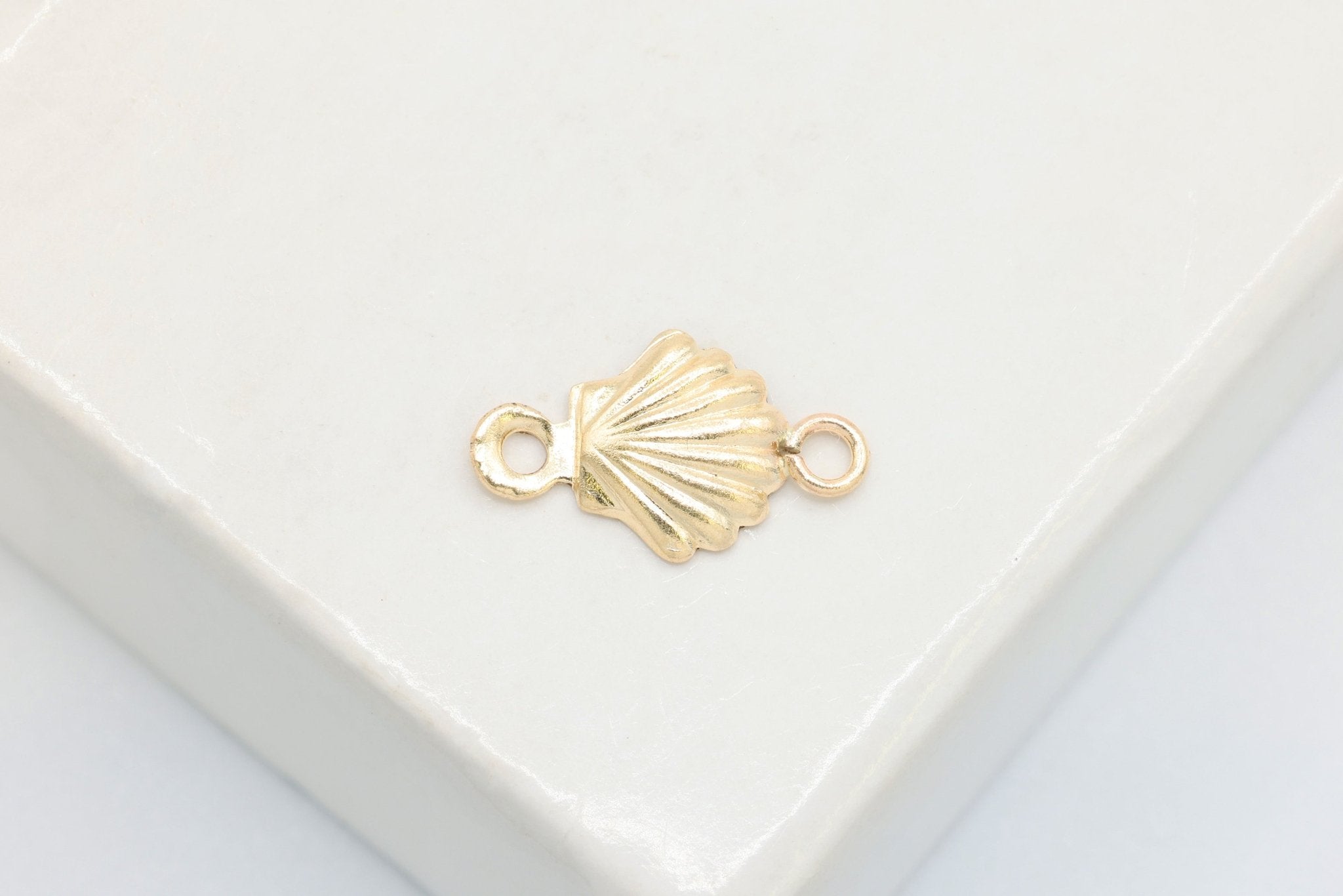 Seashell Connector Charm, Wholesale, 14/20 Gold - Filled, 10mm x 6mm, Scallop Shell Ocean Link, Jewelry Making Charm - HarperCrown