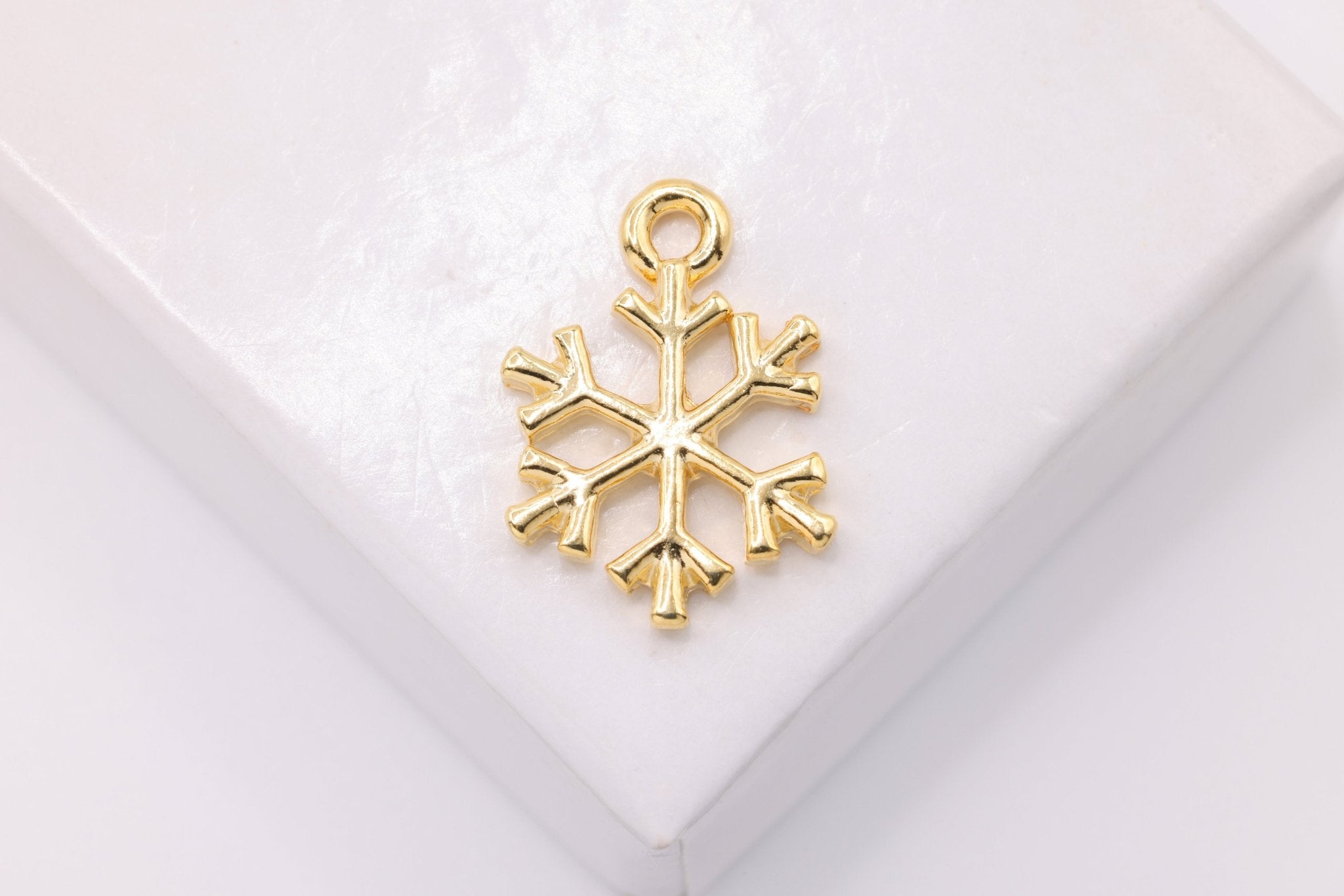 Snowflake Charm, Wholesale, 14K Solid Gold, 15mm x 10mm, Snow Flake