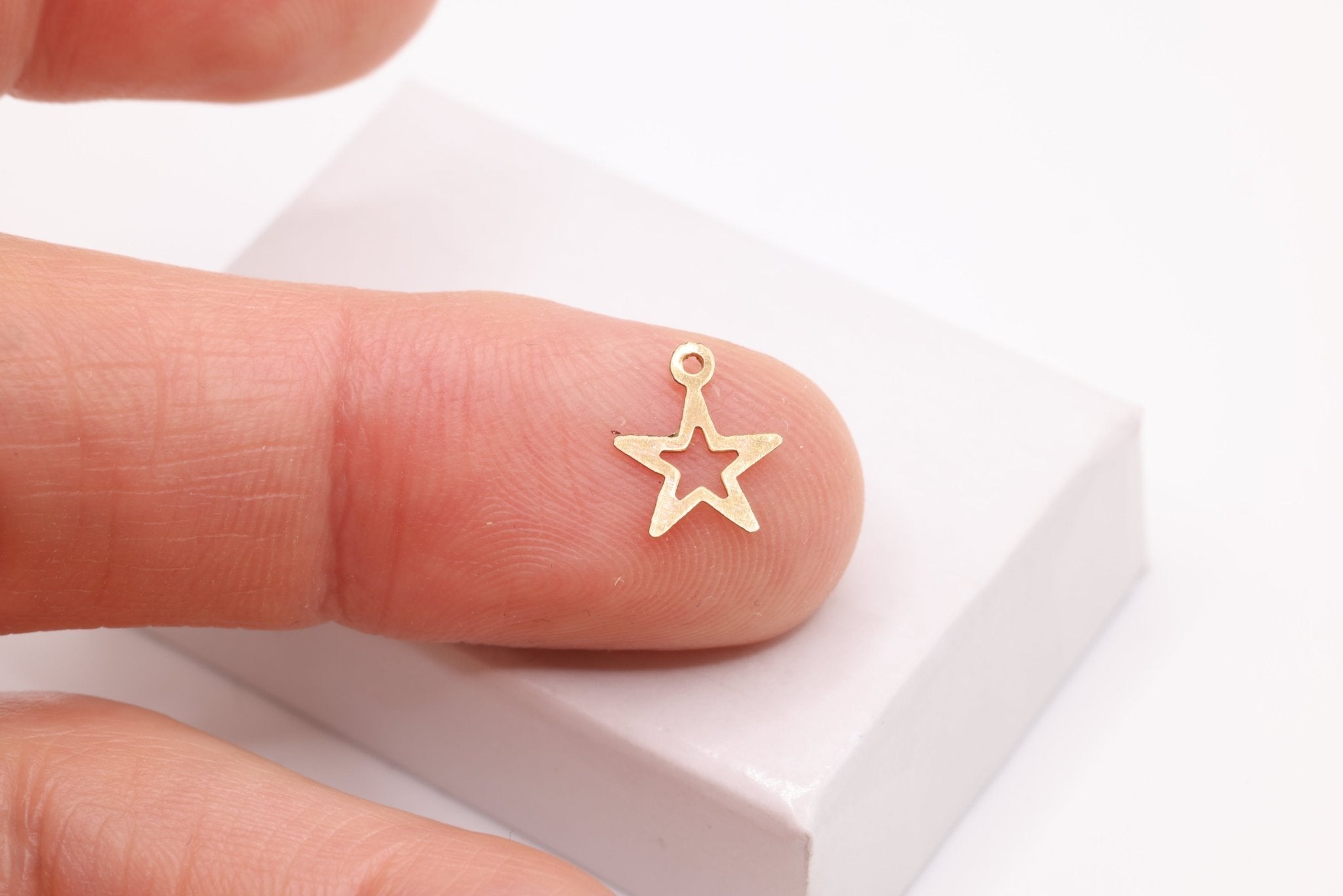 Star Cutout Charm, Wholesale, 14/20 Gold - Filled, 8mm, Constellation Zodiac Star Drop Charm Wholesale Charms - HarperCrown