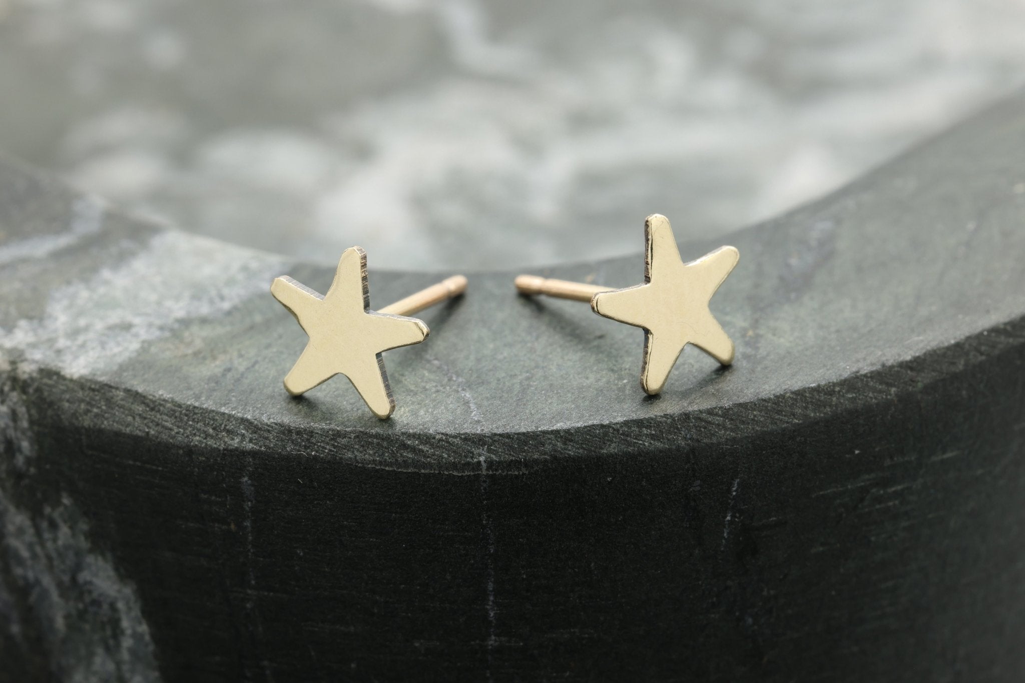 Star Stud Earring, 14/20 Gold - Filled, 8mm x 8mm, Wholesale, Celestial Shooting Star Dainty Minimalist Jewelry Earrings - HarperCrown