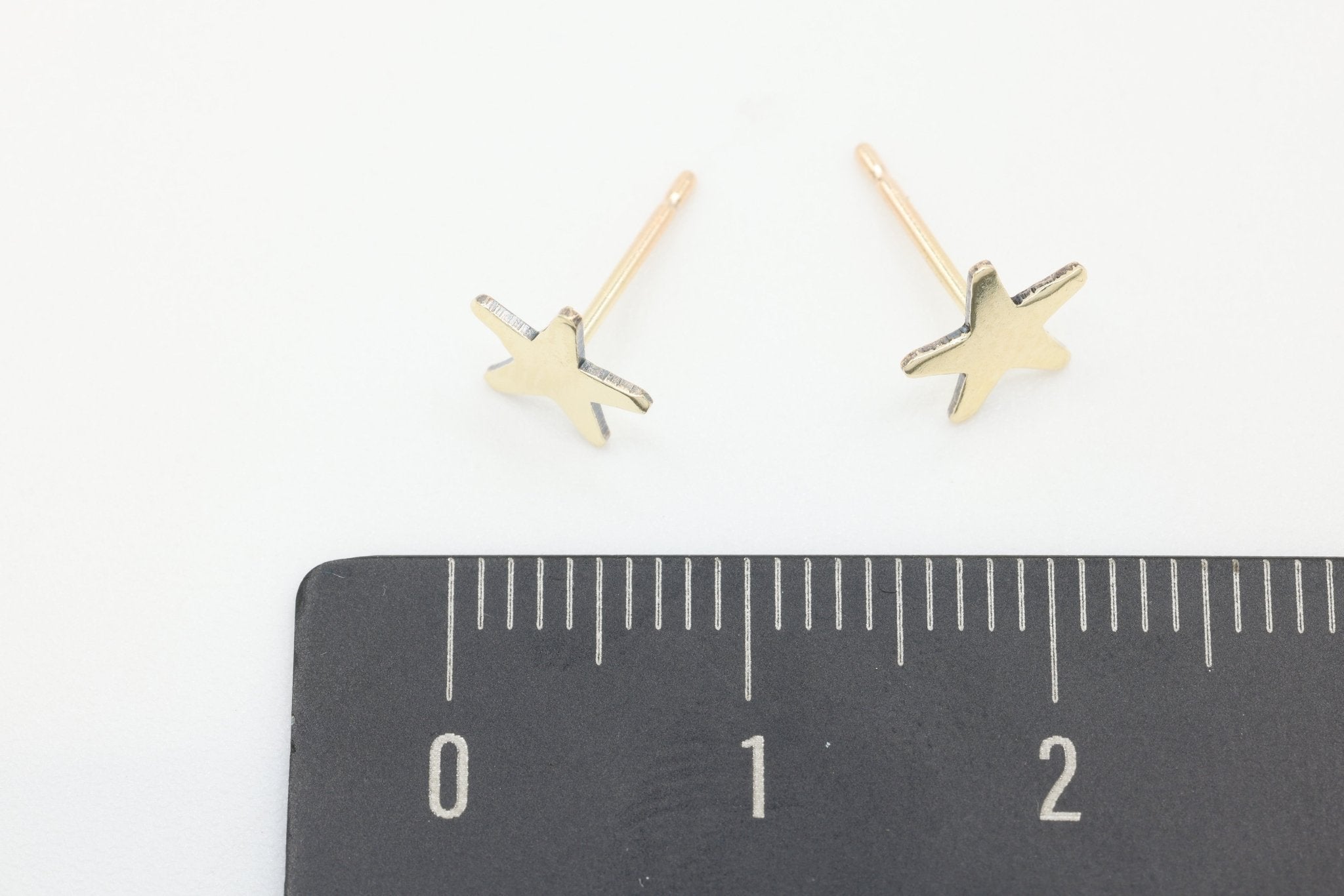 Star Stud Earring, 14/20 Gold - Filled, 8mm x 8mm, Wholesale, Celestial Shooting Star Dainty Minimalist Jewelry Earrings - HarperCrown